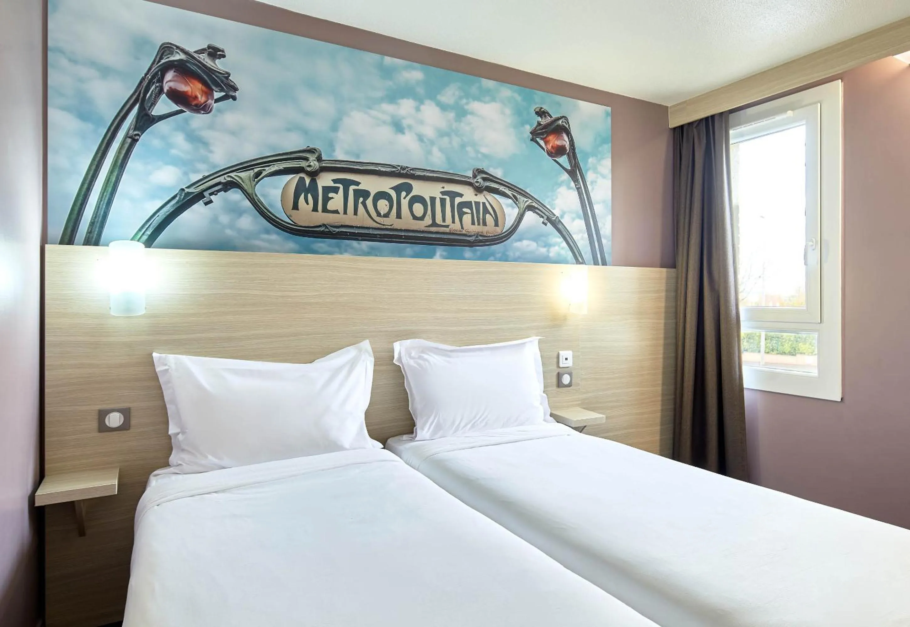 Bedroom, Bed in B&B HOTEL Marne-la-Vallée Chelles