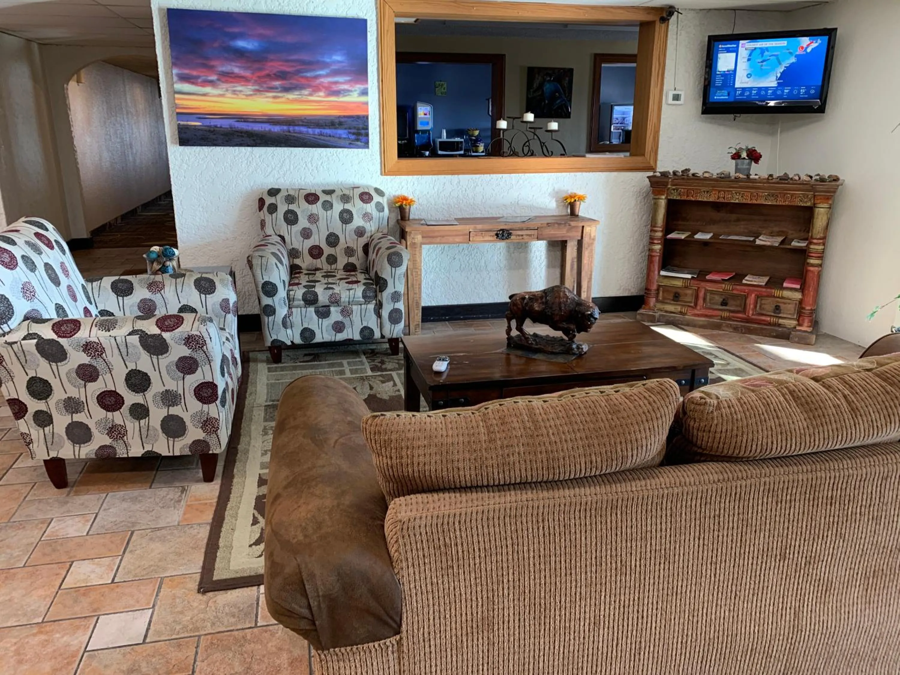 Communal lounge/ TV room, Seating Area in Scottsbluff Inn