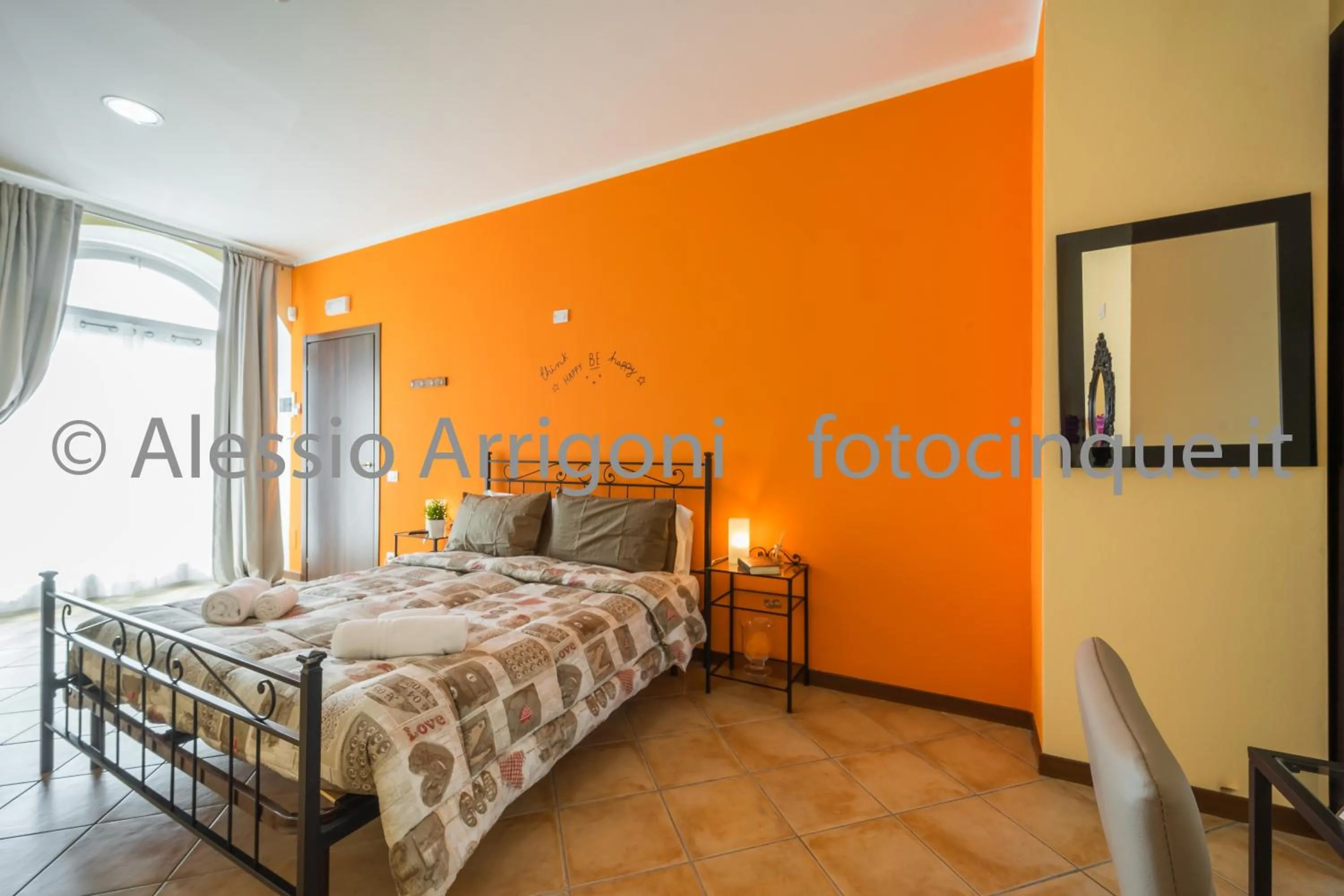 Photo of the whole room, Bed in BlueLake Inn