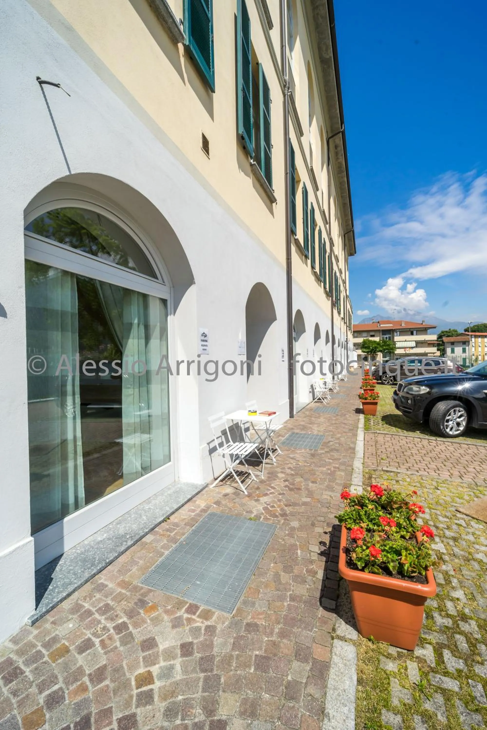 Facade/entrance in BlueLake Inn