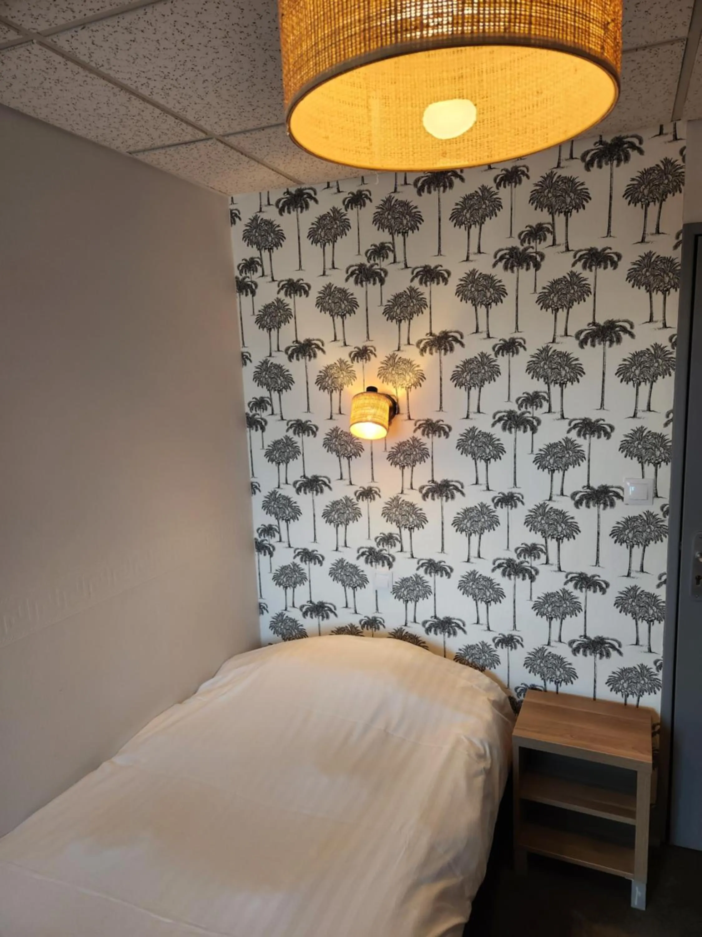 Bed in Hôtel Le Petit Vatel - Centre ville & Plage