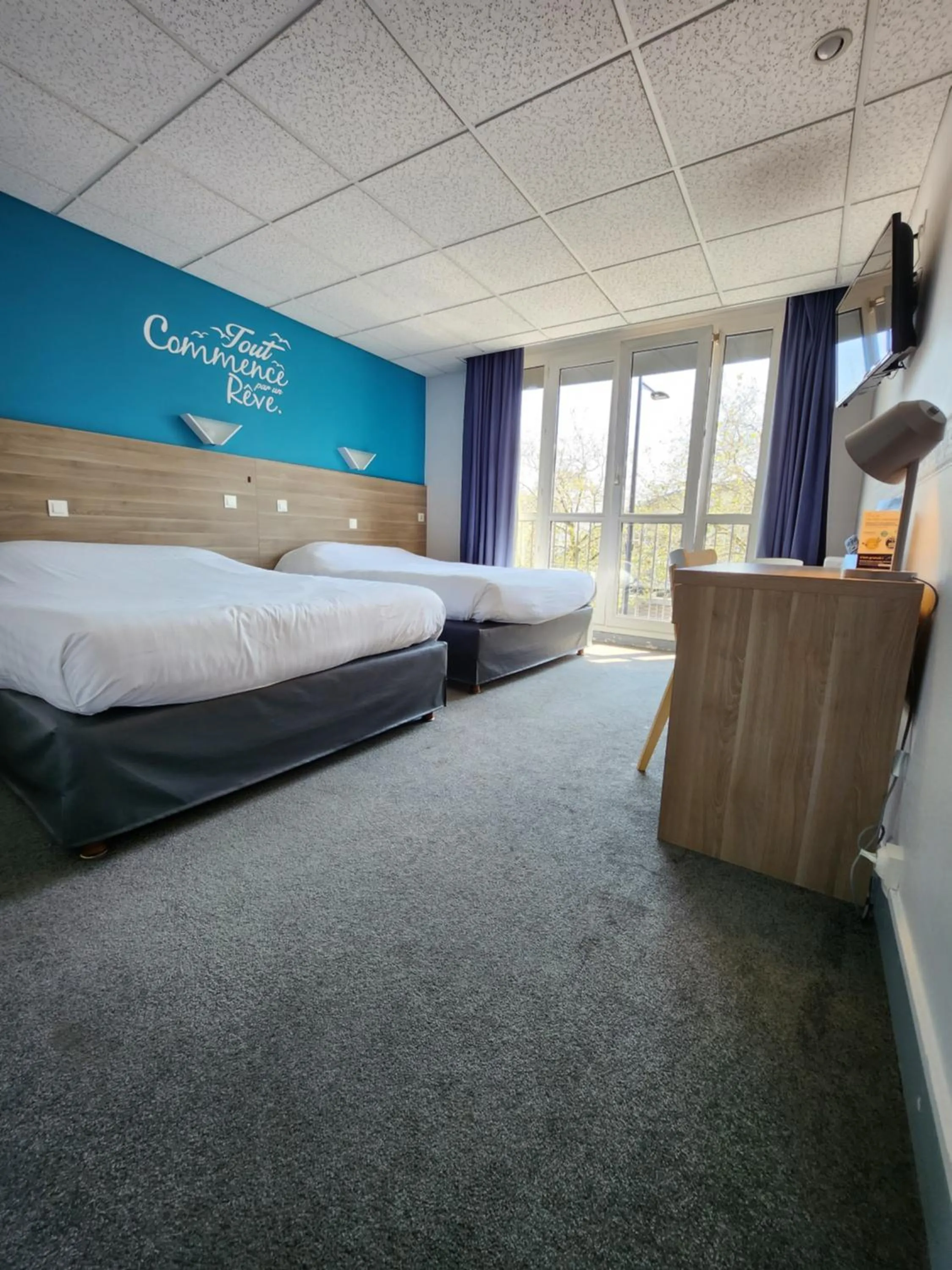 Bed in Hôtel Le Petit Vatel - Centre ville & Plage