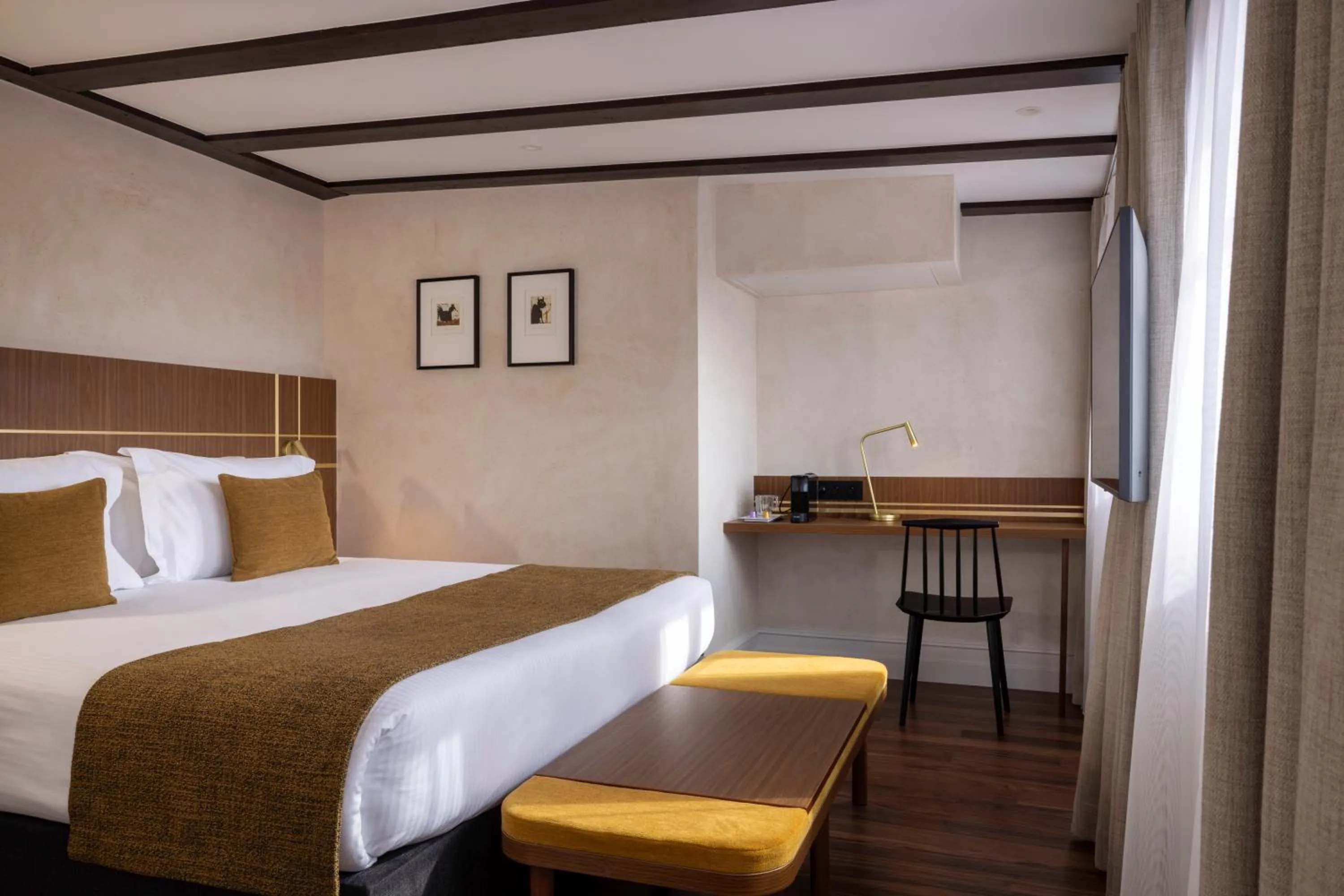Photo of the whole room, Bed in Hotel Le Colombier