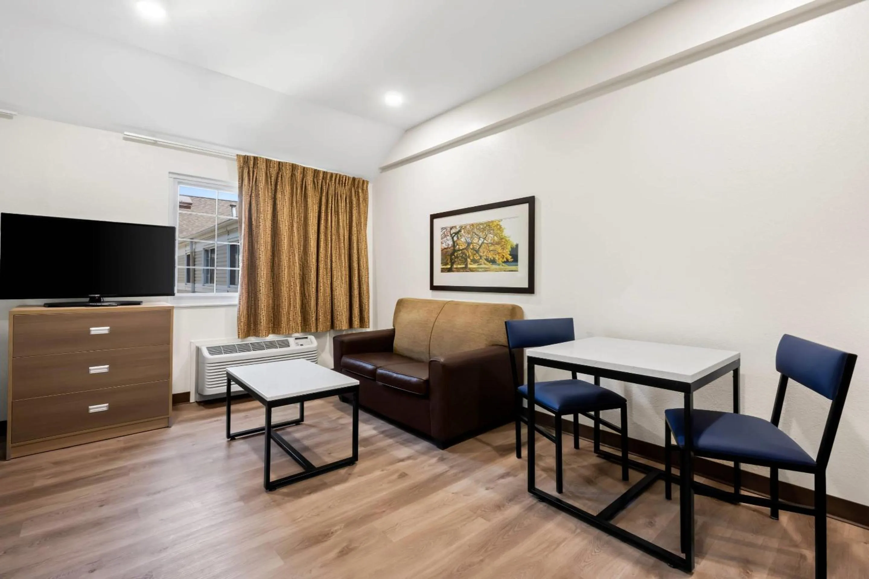 Bedroom in MainStay Suites Raleigh North