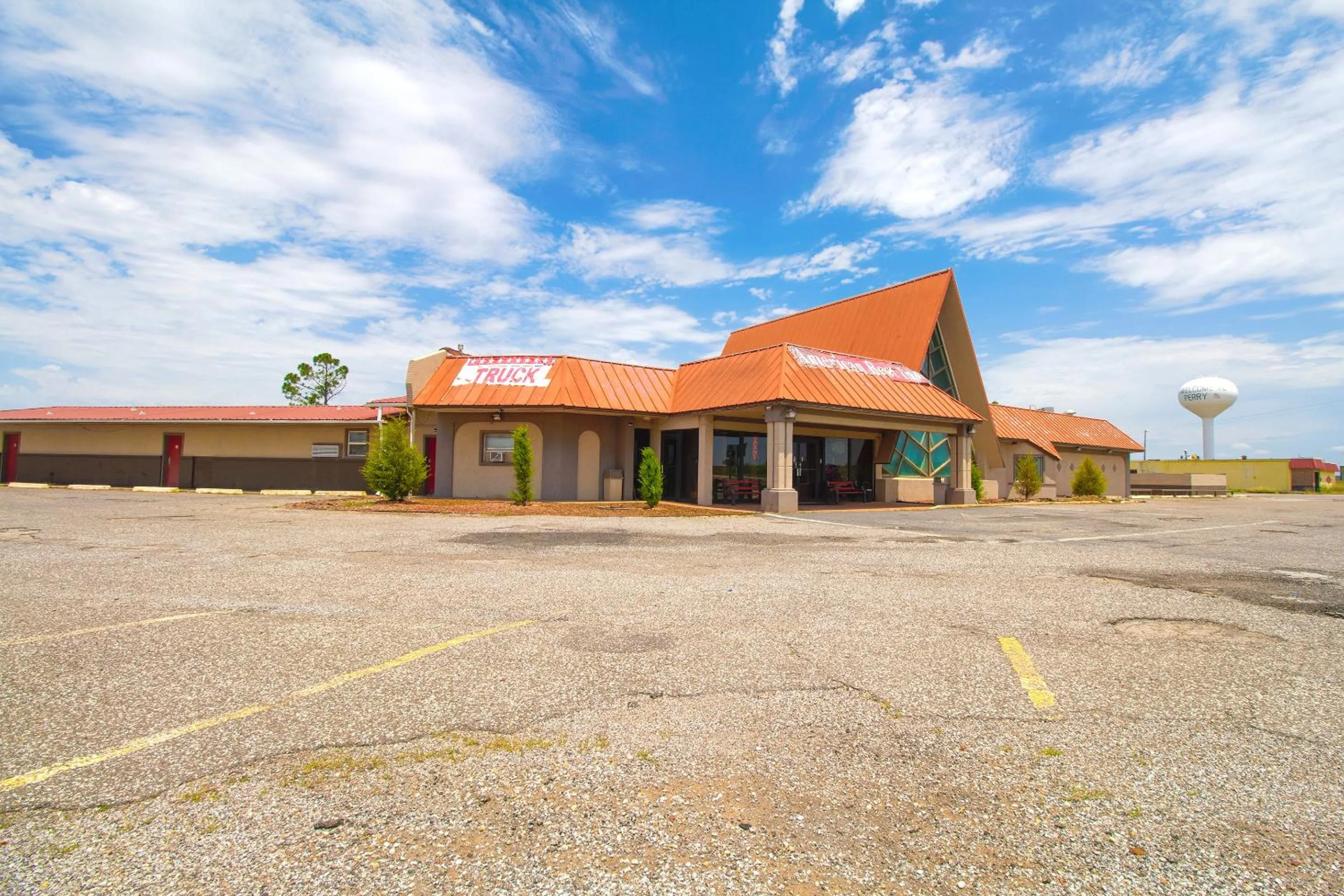American Best Inn By OYO I-35 Perry near Lake McMurtry