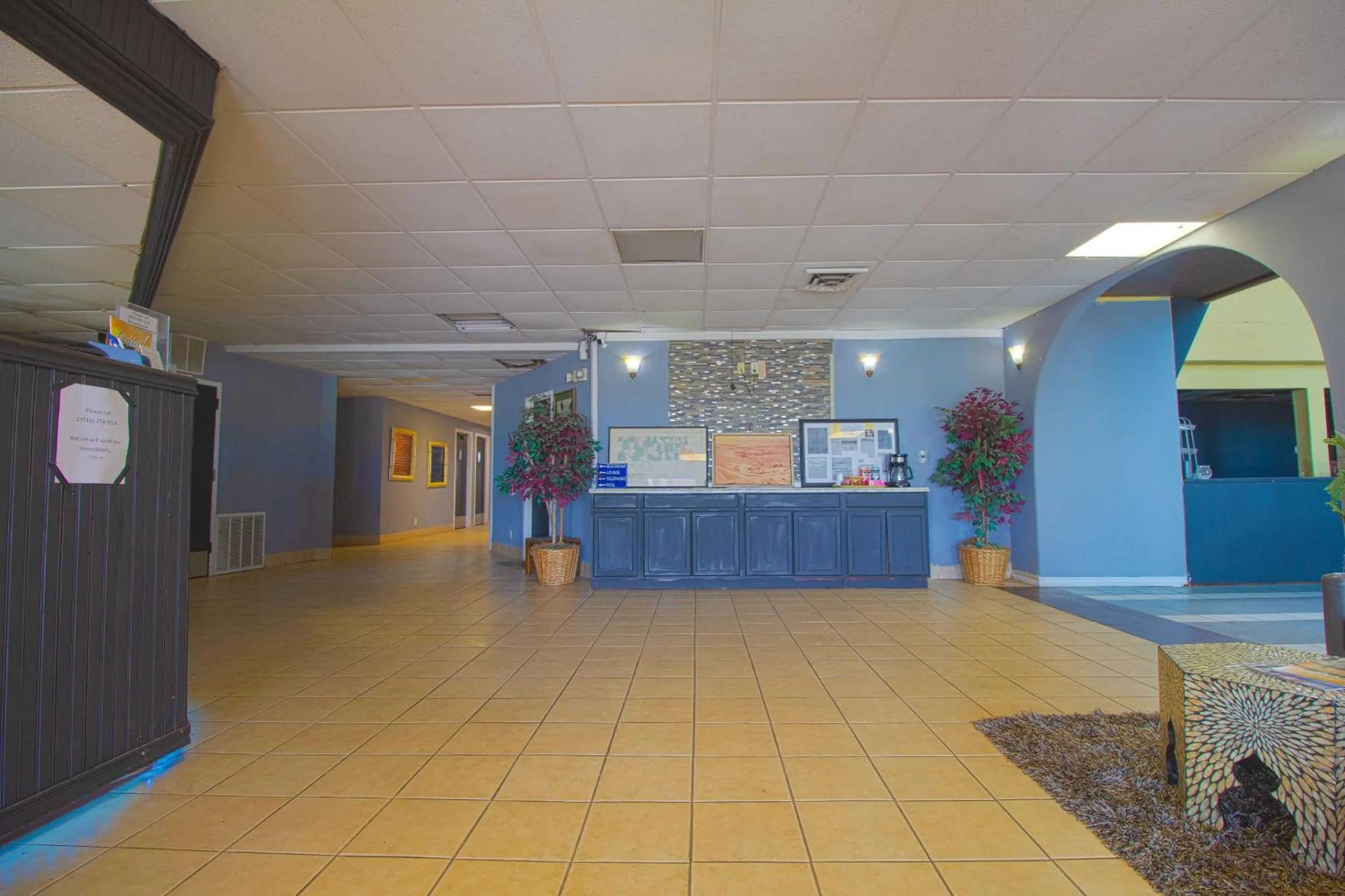 Lobby or reception in American Best Inn By OYO I-35 Perry near Lake McMurtry