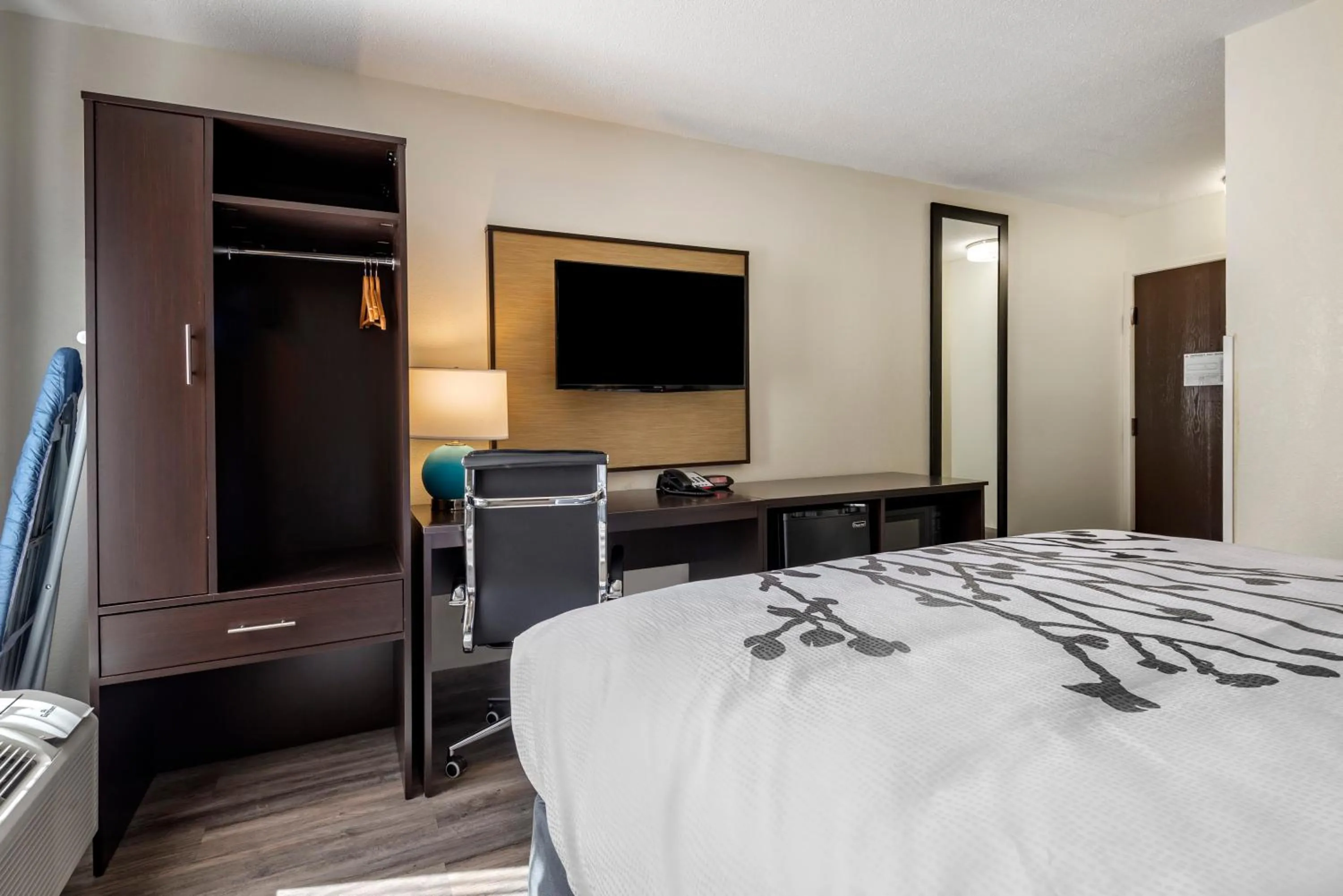 Bed in Sleep Inn - Salisbury I-85