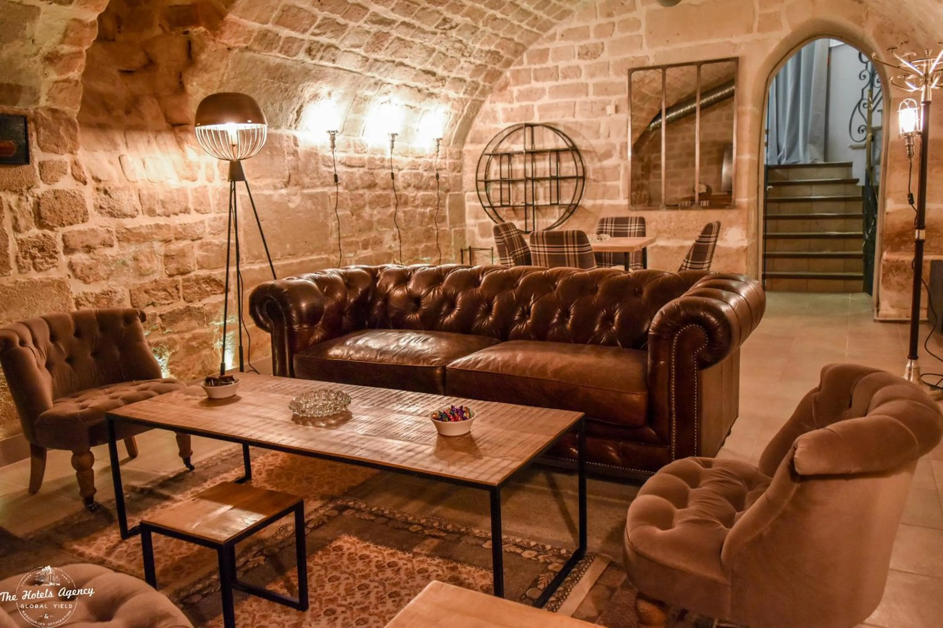 Text overlay in Hôtel France d'Antin Opéra