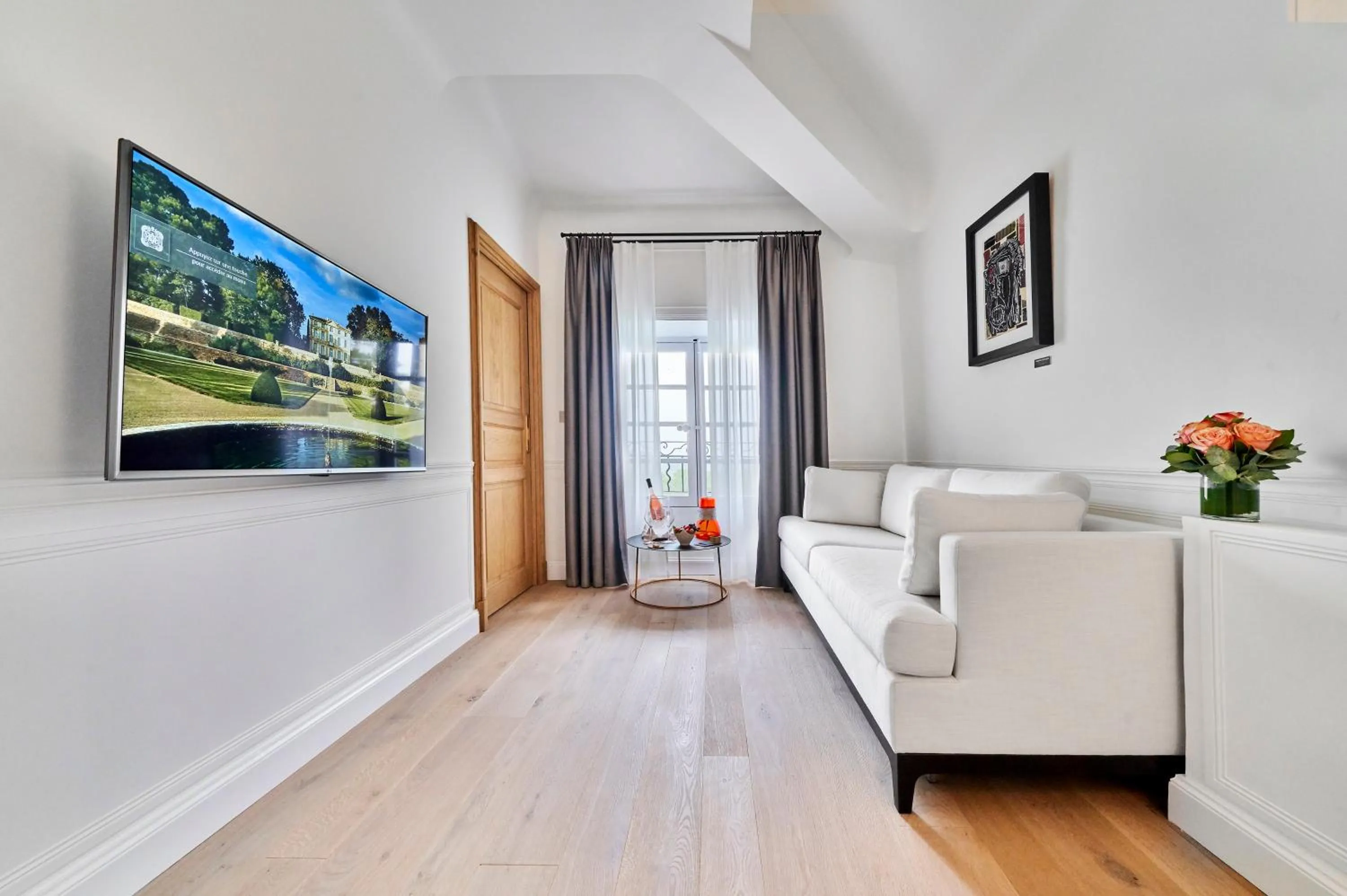 TV and multimedia, Bed in Château de la Gaude