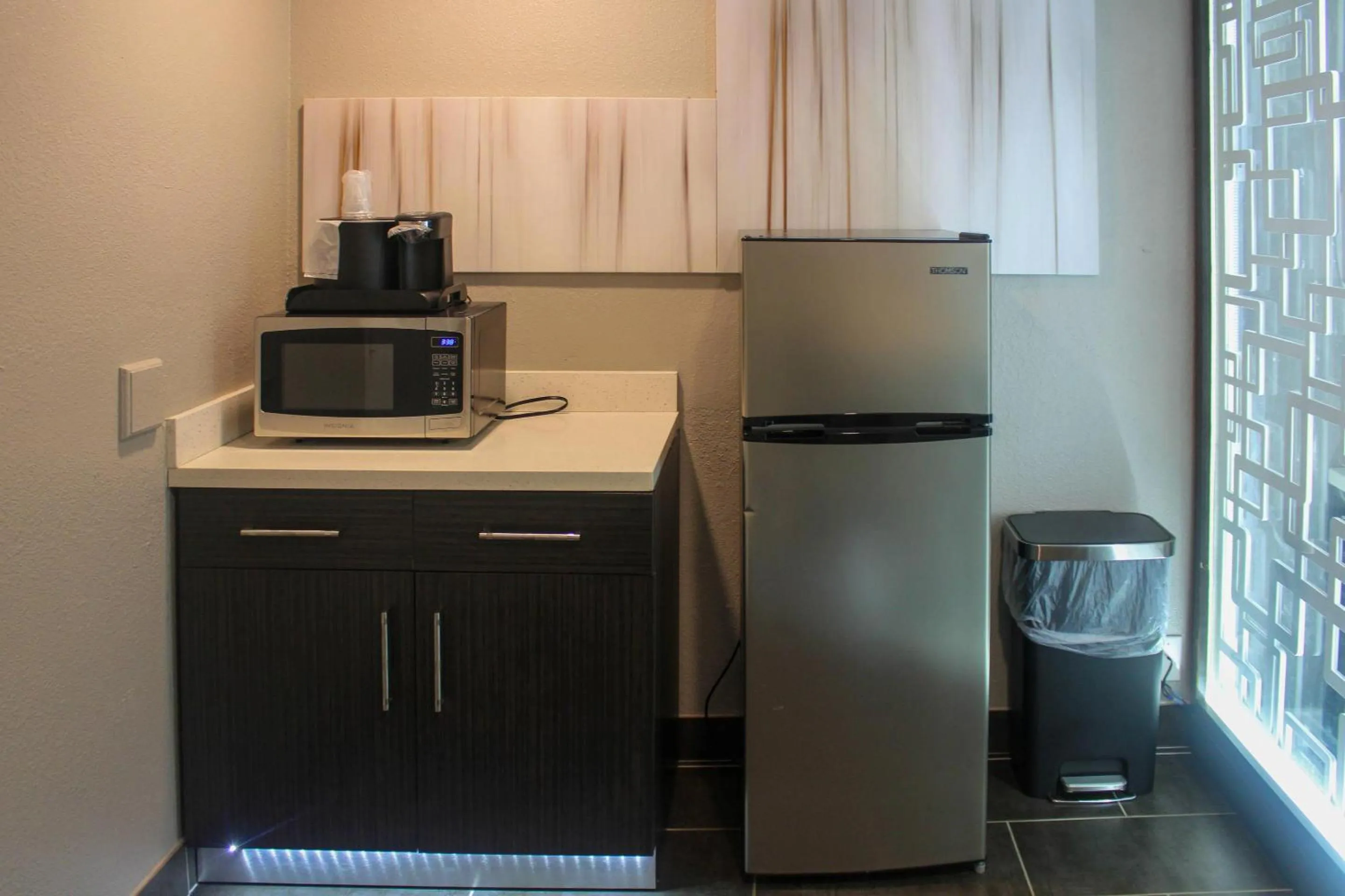 Bedroom in Clarion Pointe Marshall