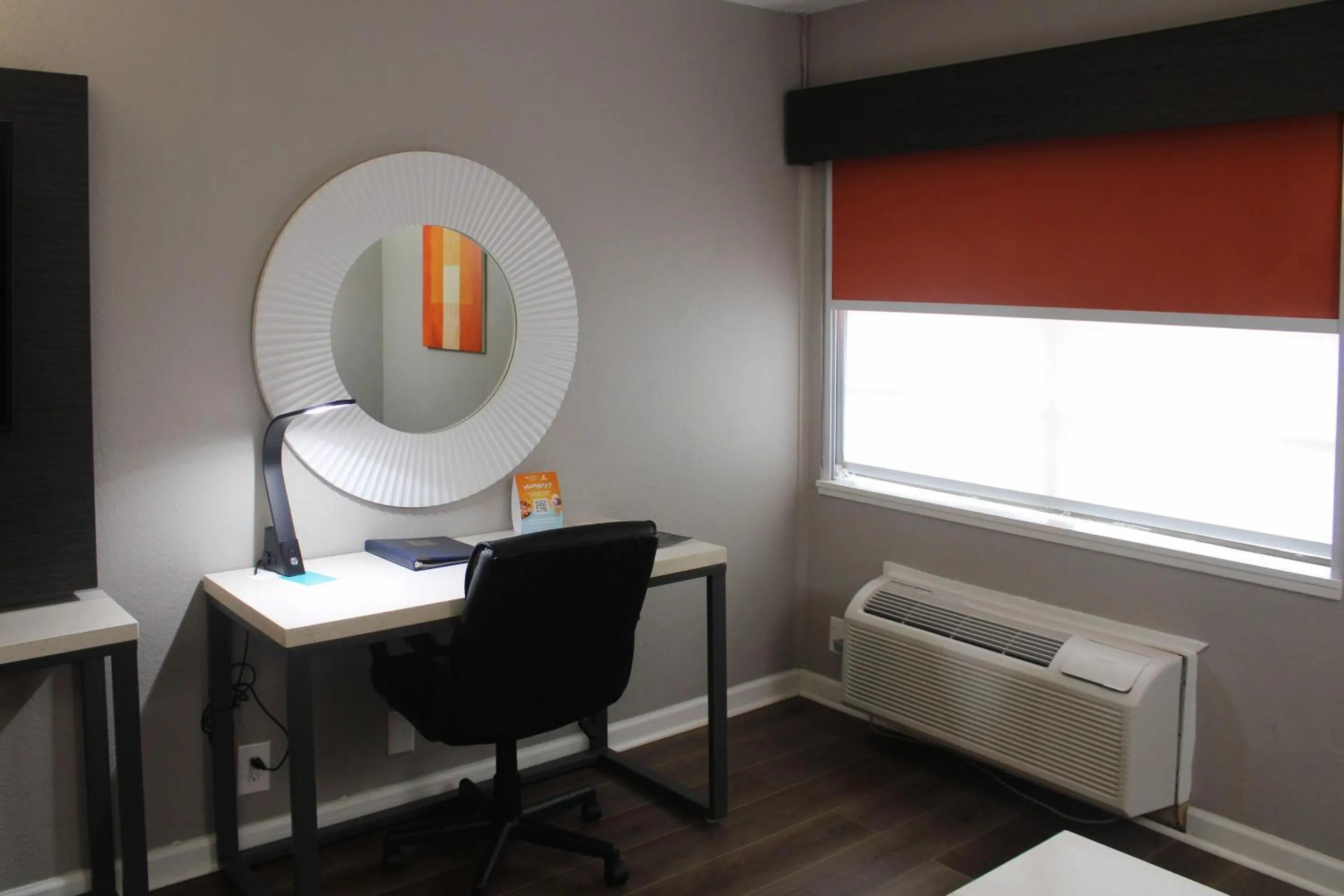 Bedroom in Clarion Pointe Marshall