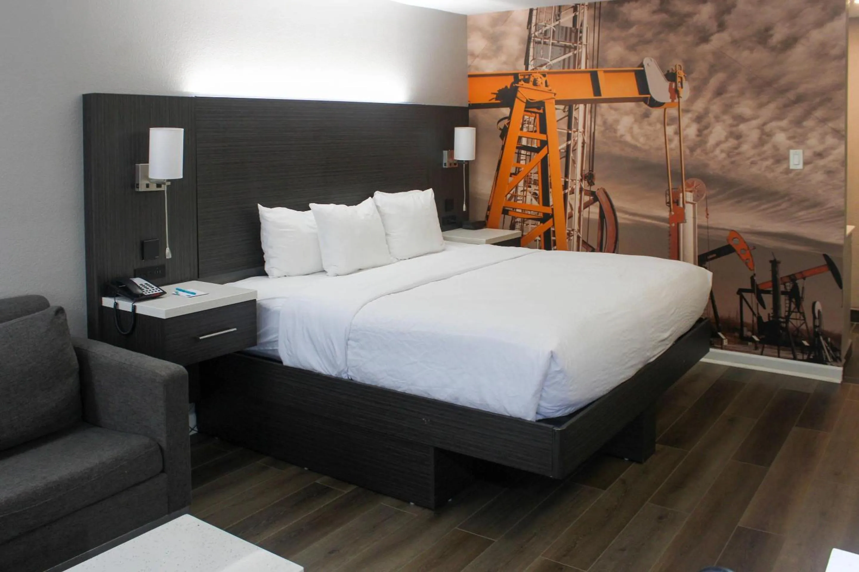 Bedroom, Bed in Clarion Pointe Marshall