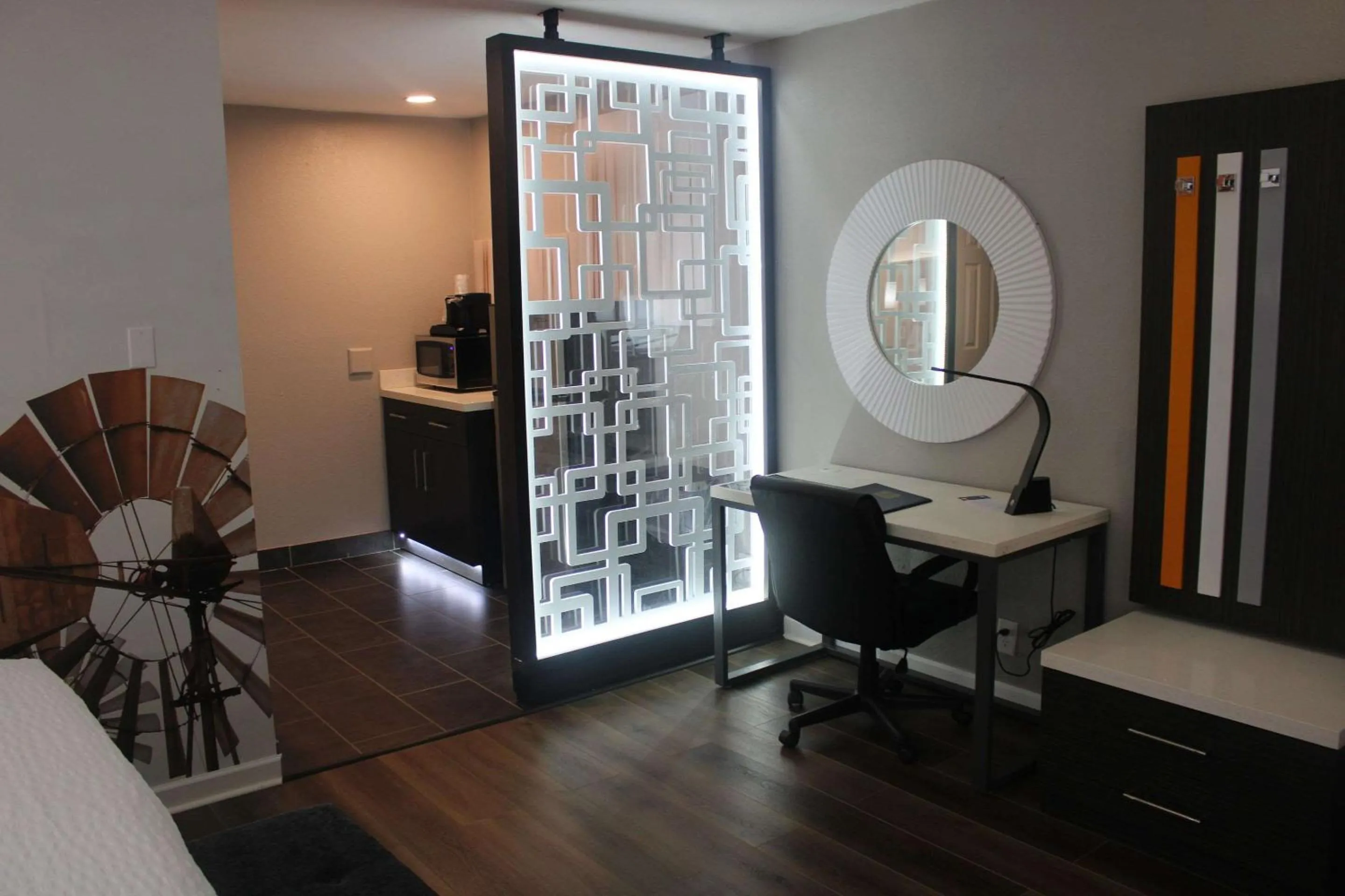 Bedroom in Clarion Pointe Marshall