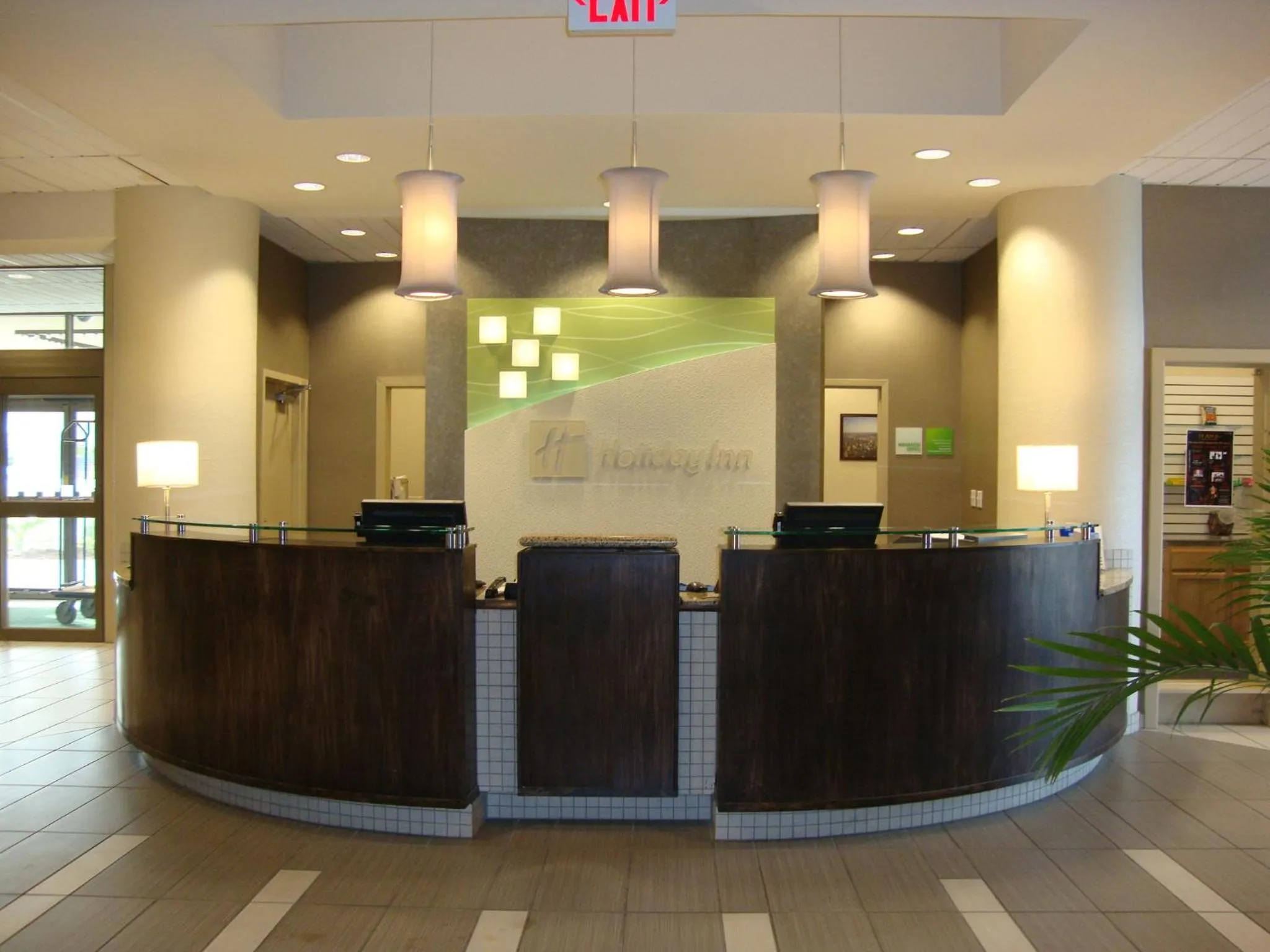 Lobby or reception in Holiday Inn Portsmouth Downtown by IHG
