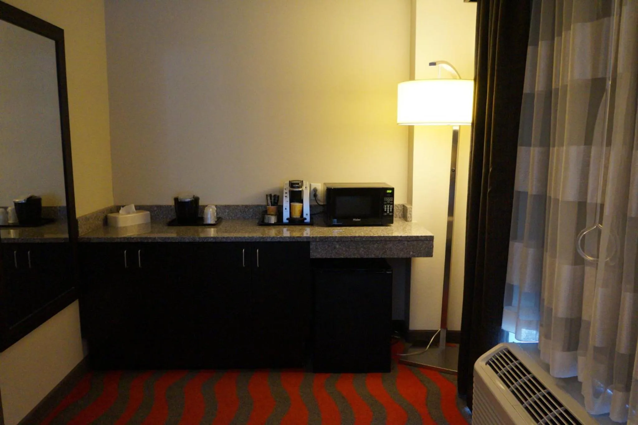 Photo of the whole room in Holiday Inn Portsmouth Downtown by IHG