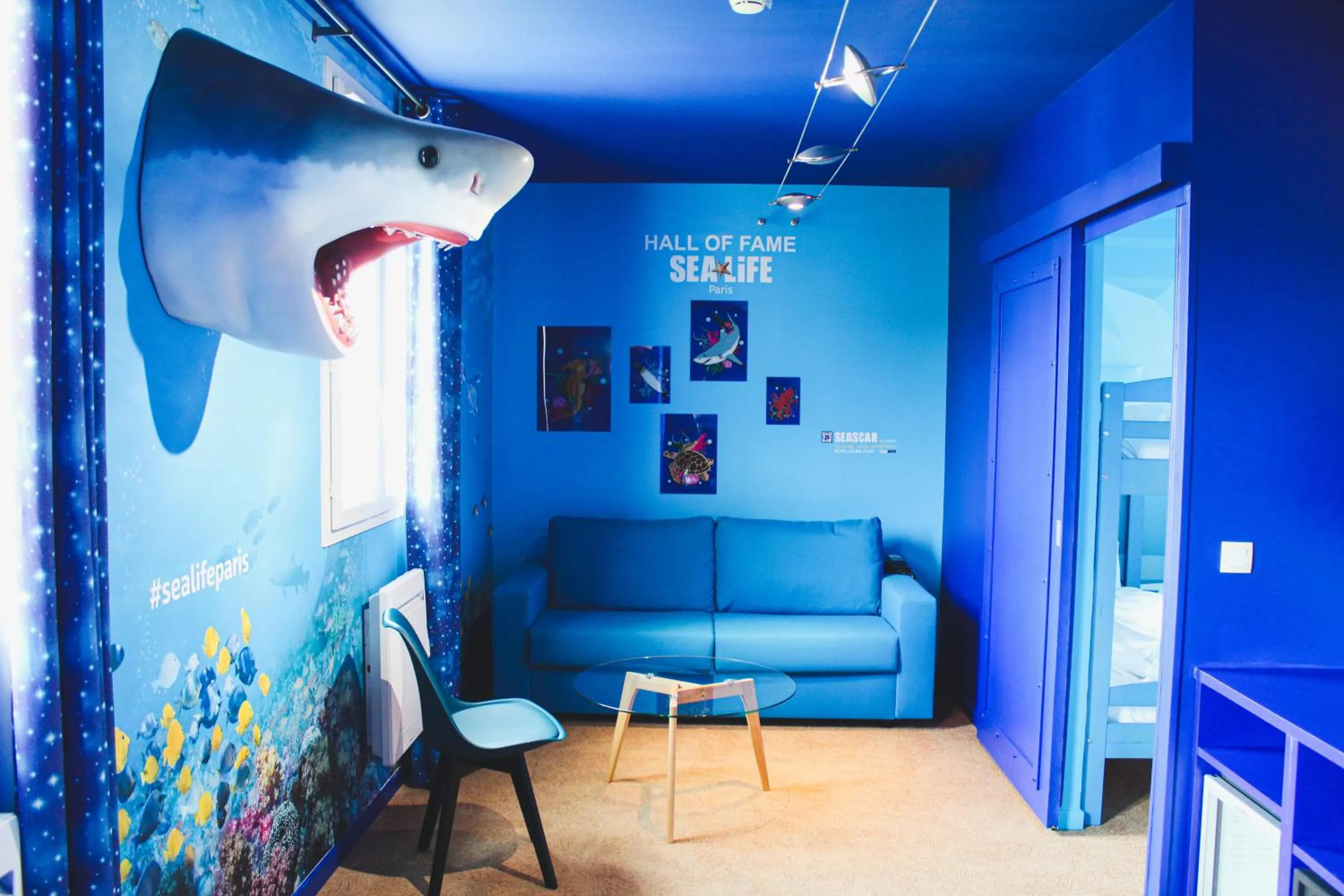 Living room in Explorers Hotel Marne-la-Vallée