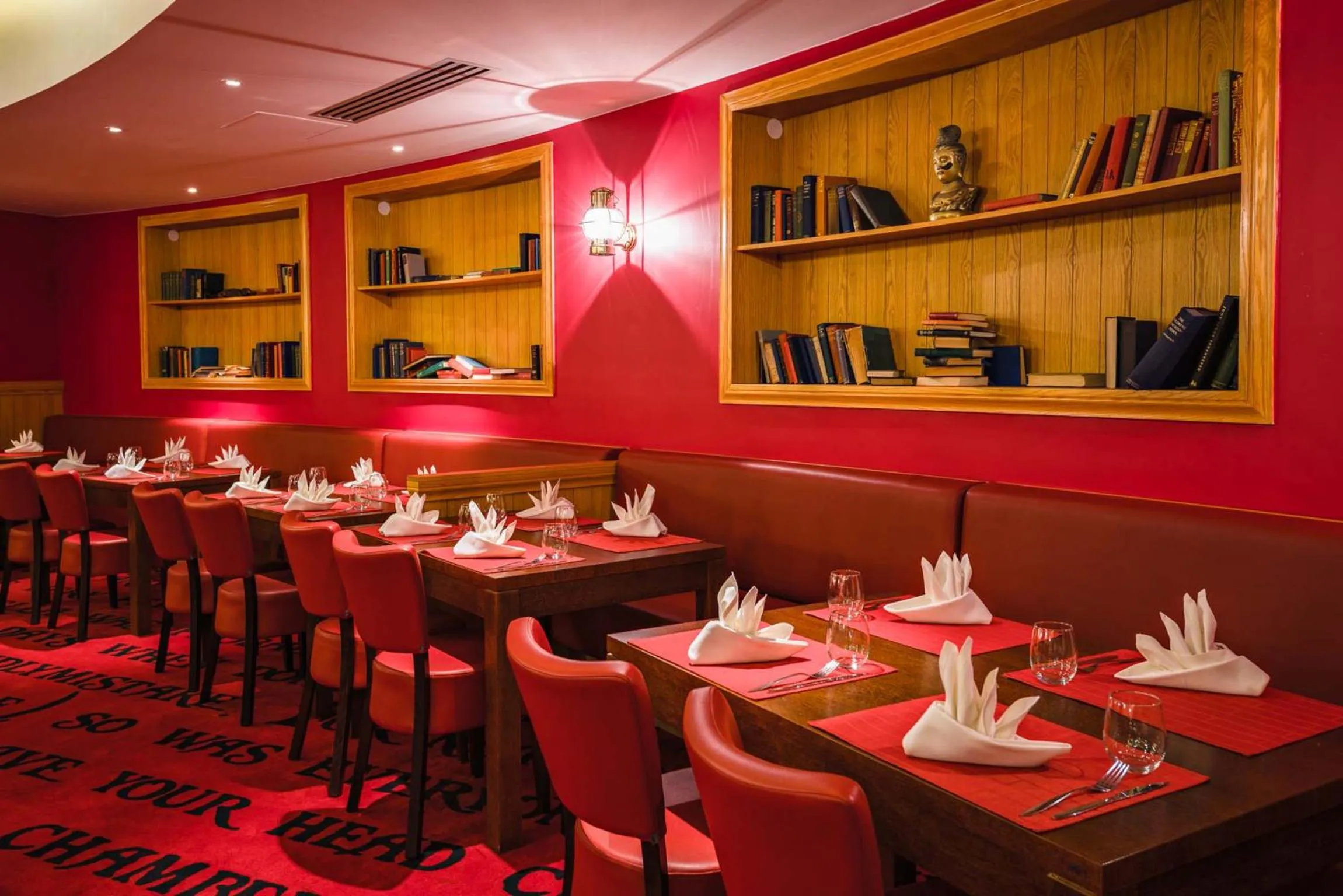 Dinner in Explorers Hotel Marne-la-Vallée