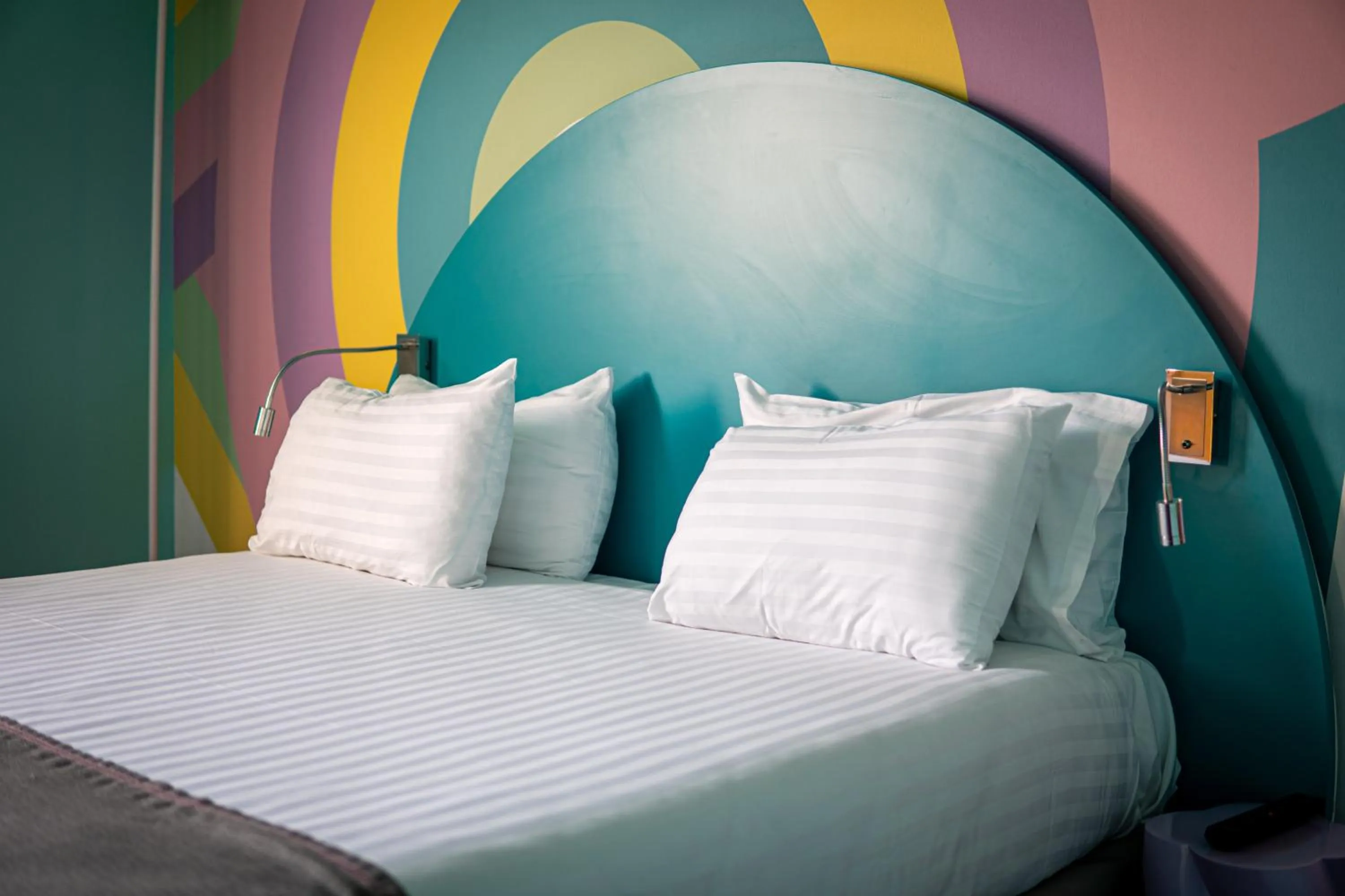 Bed in Explorers Hotel Marne-la-Vallée