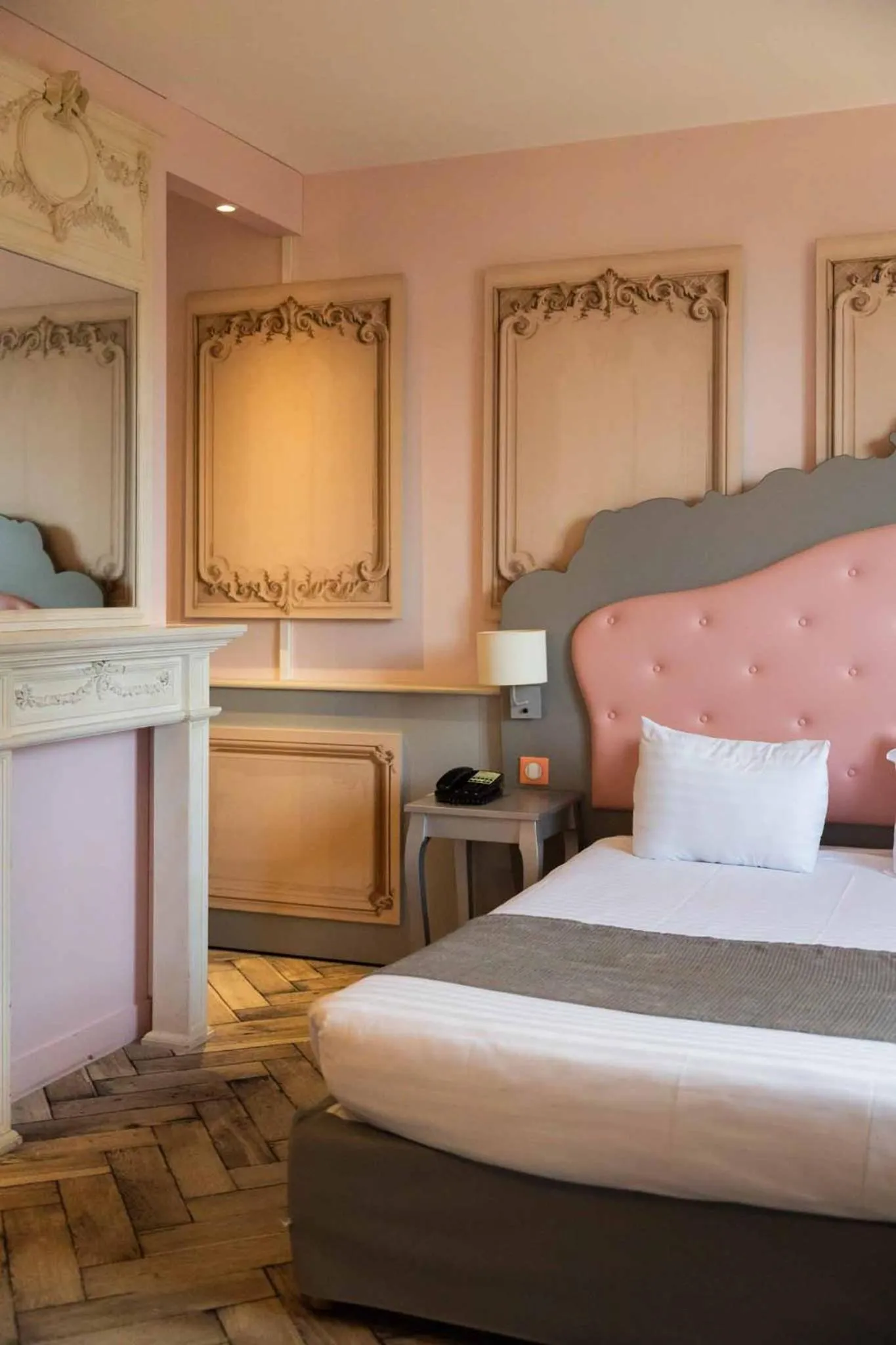 Bed in Explorers Hotel Marne-la-Vallée