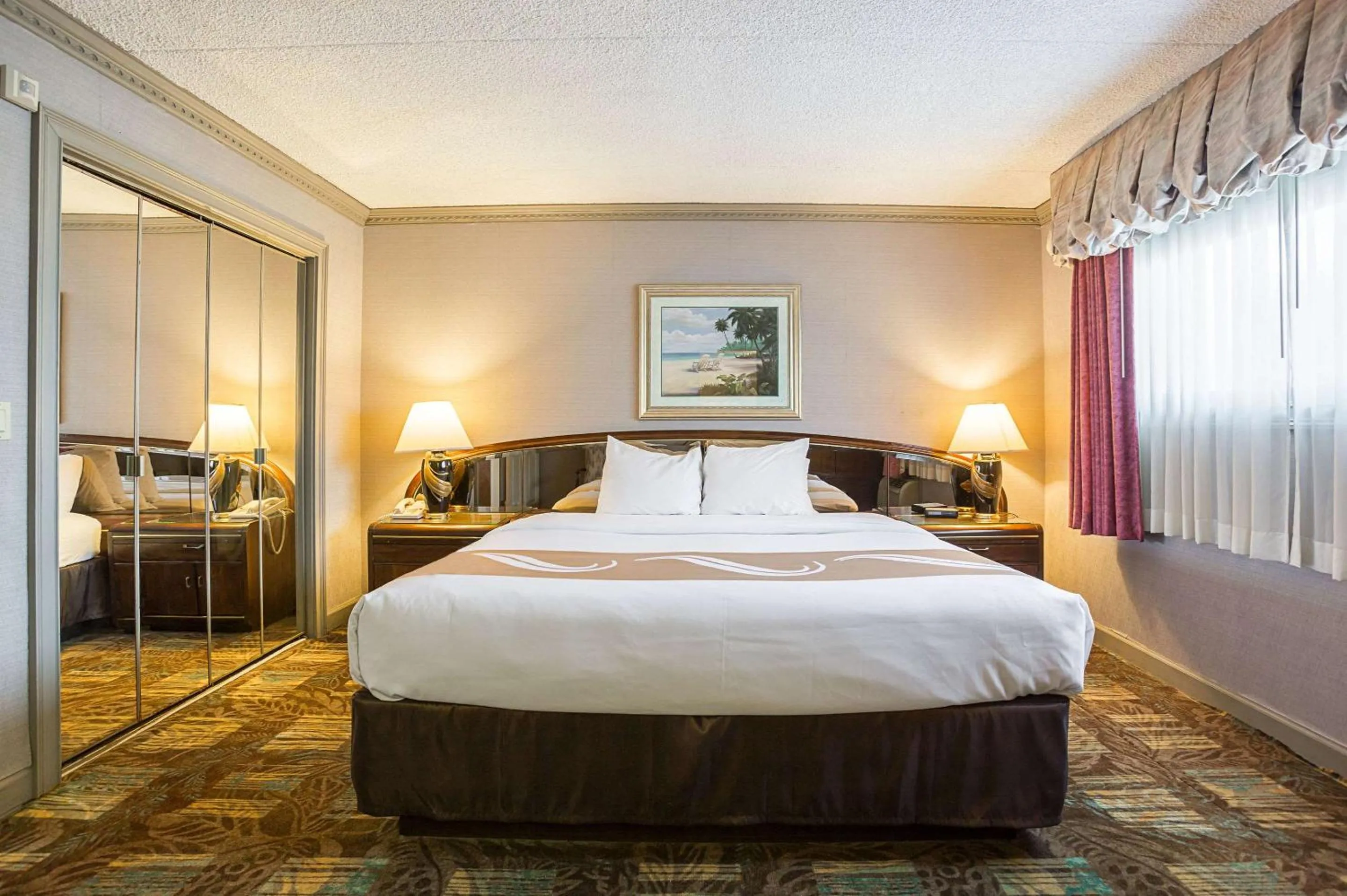 Photo of the whole room, Bed in Quality Inn Hurricane Mills I-40