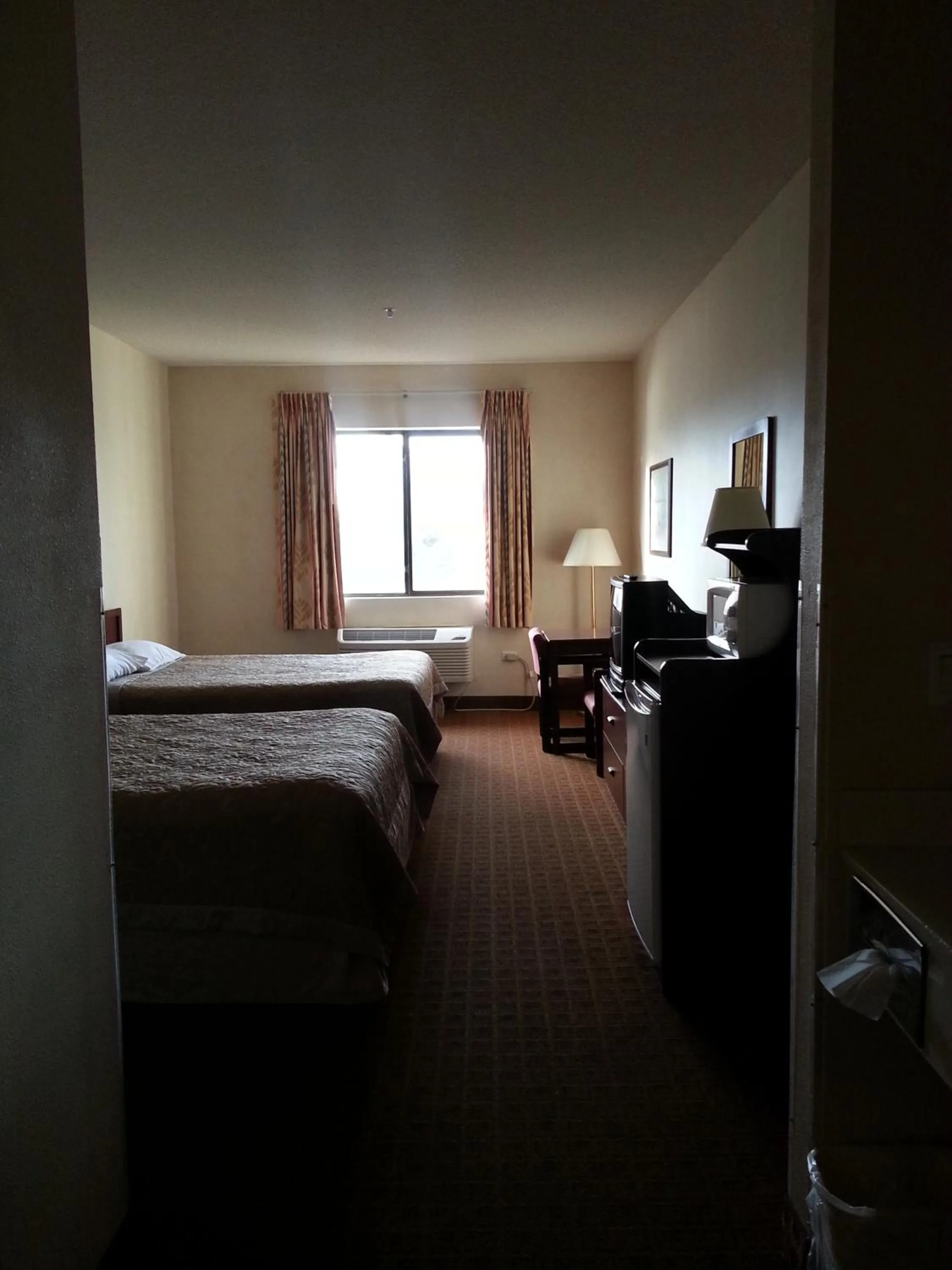 Photo of the whole room, Bed in Super 8 by Wyndham Page/Lake Powell