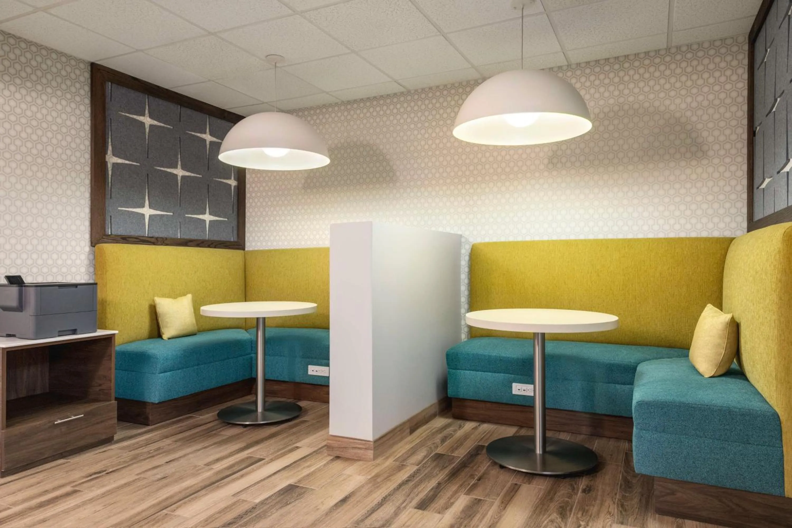 Lobby or reception in Hampton Inn & Suites Springfield