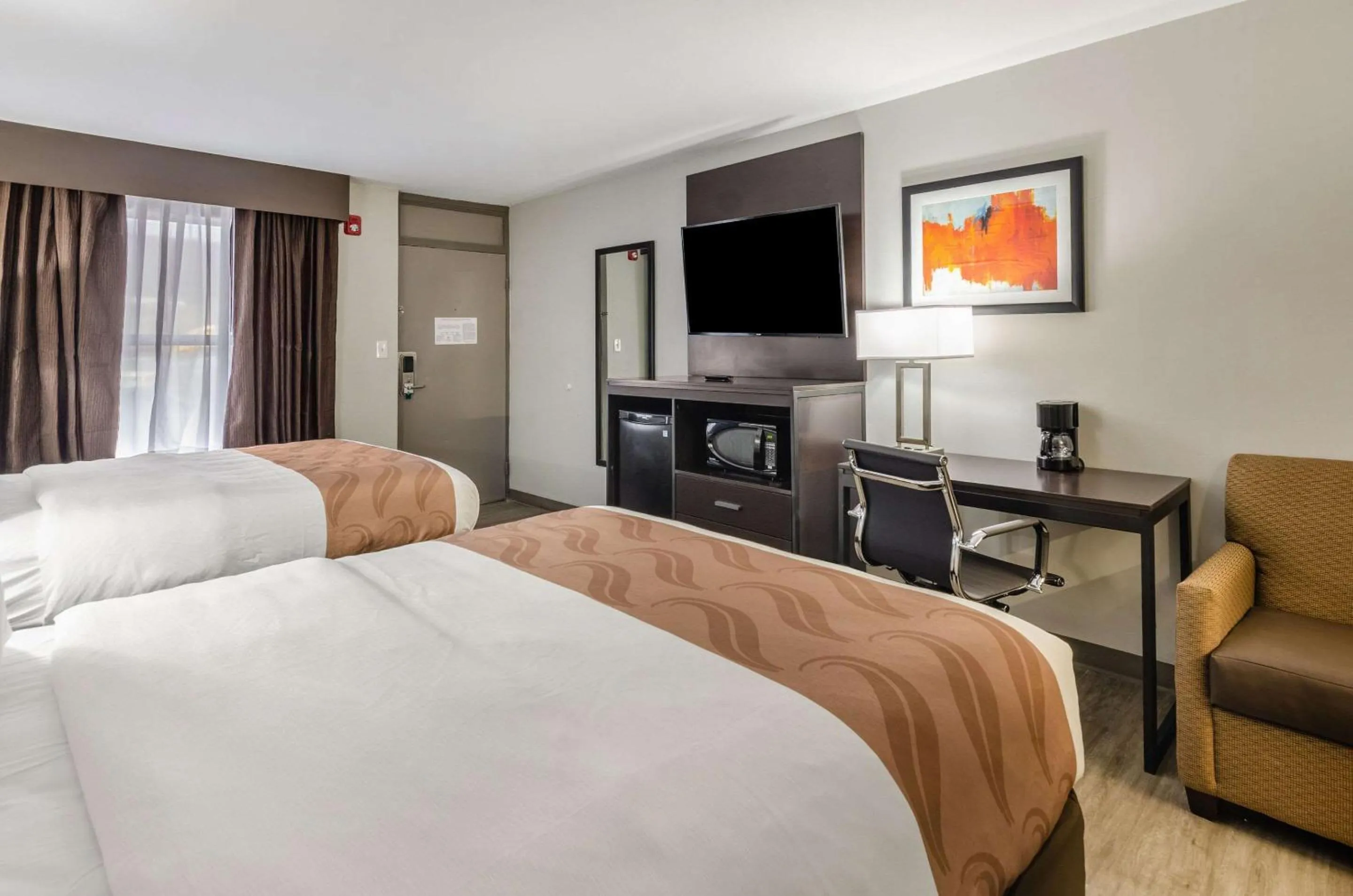 Photo of the whole room, Bed in Quality Inn