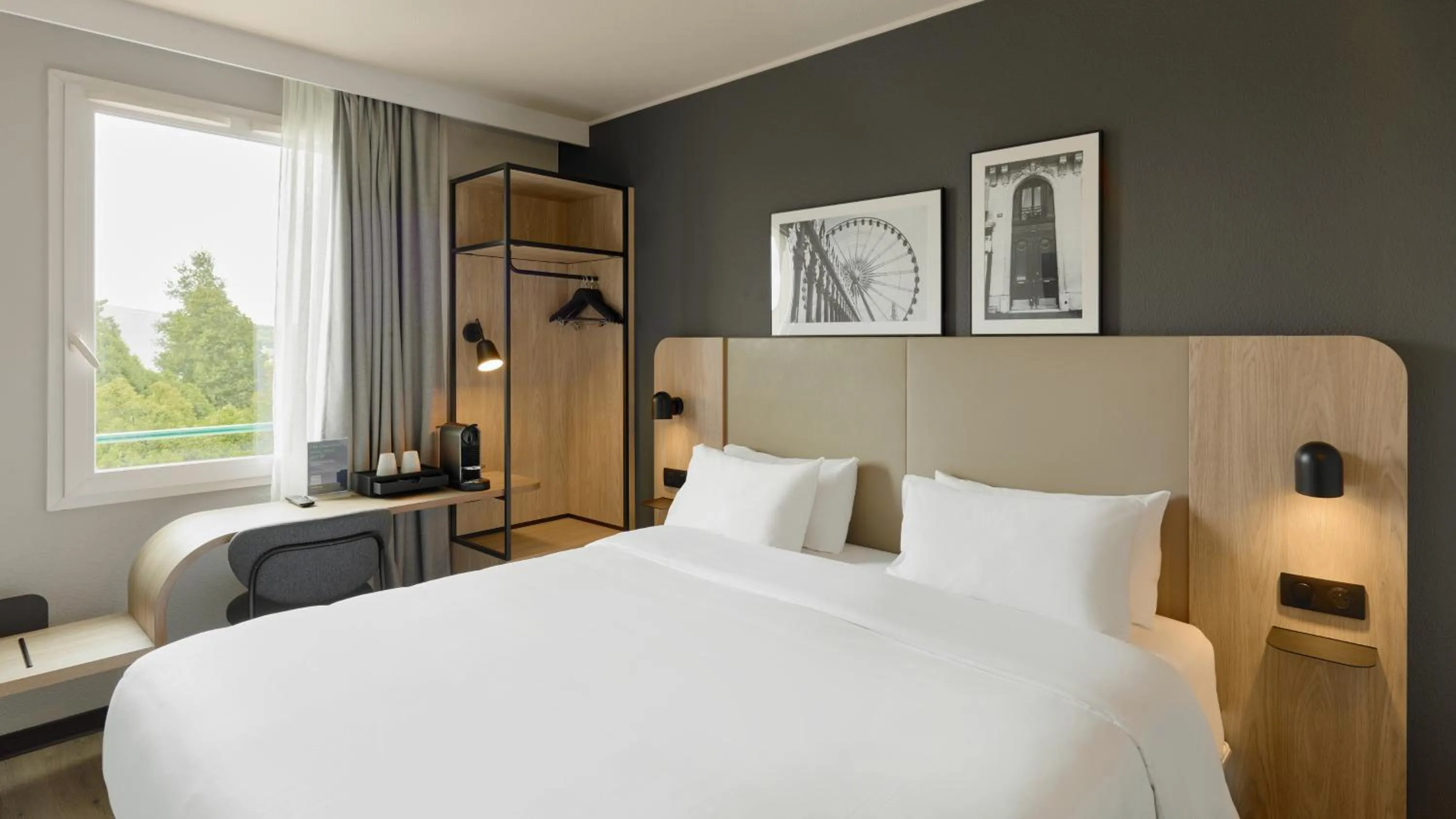 Photo of the whole room, Bed in Campanile Marne la Vallée - Bussy Saint-Georges