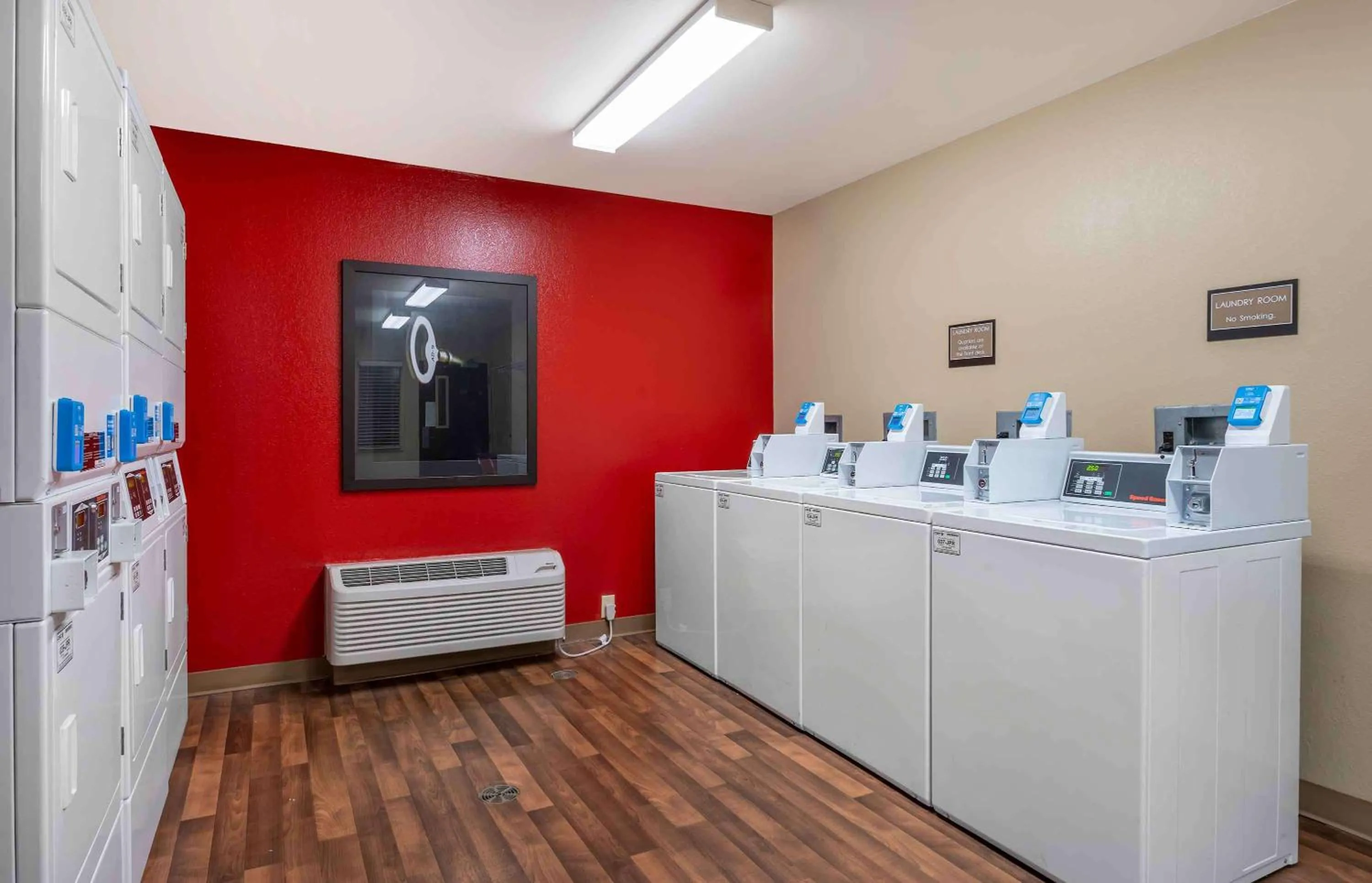 Property building in Extended Stay America Suites - Champaign - Urbana