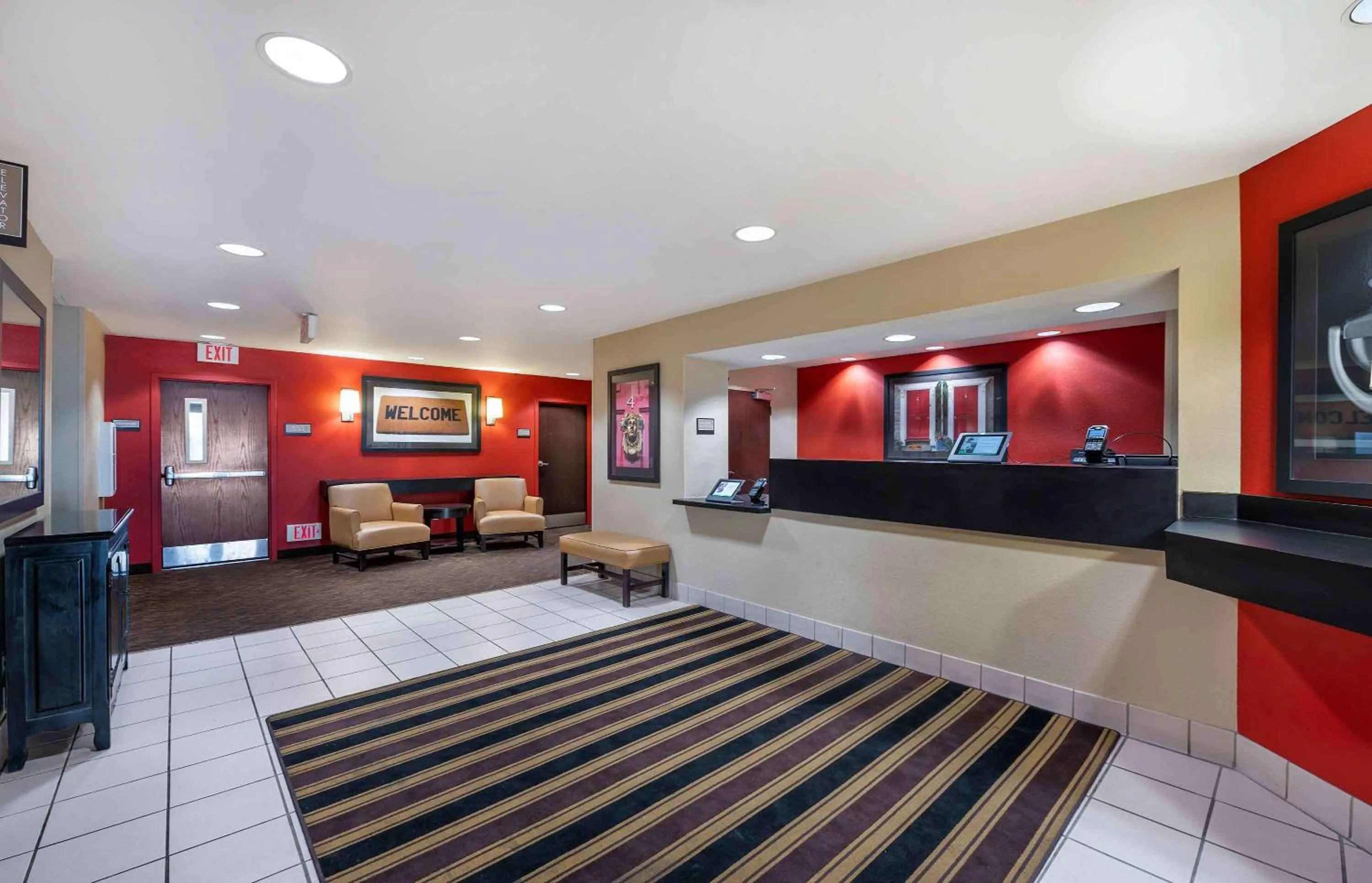 Lobby or reception, Bed in Extended Stay America Suites - Champaign - Urbana