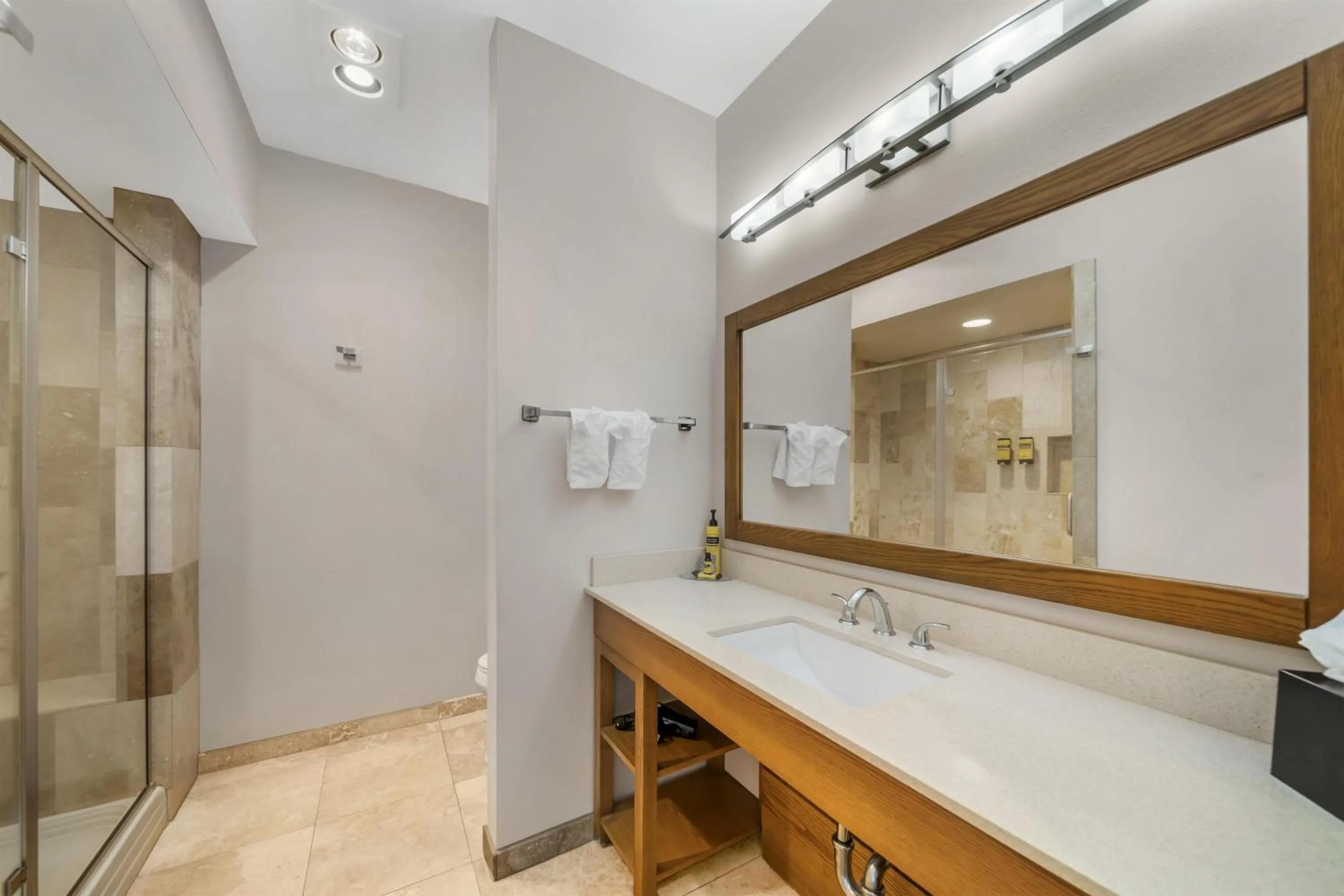 Bathroom in Best Western Plus Northwoods Inn