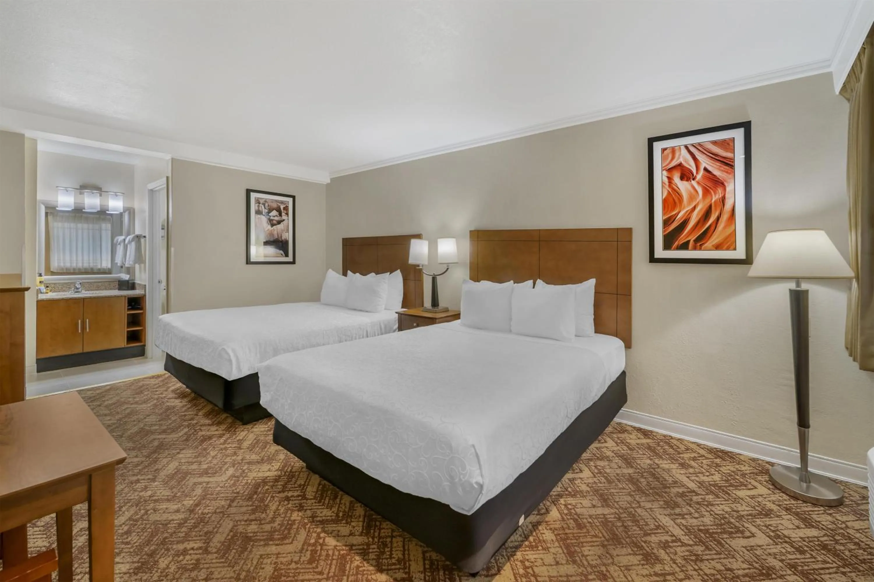 Bedroom, Bed in Best Western Plus Northwoods Inn