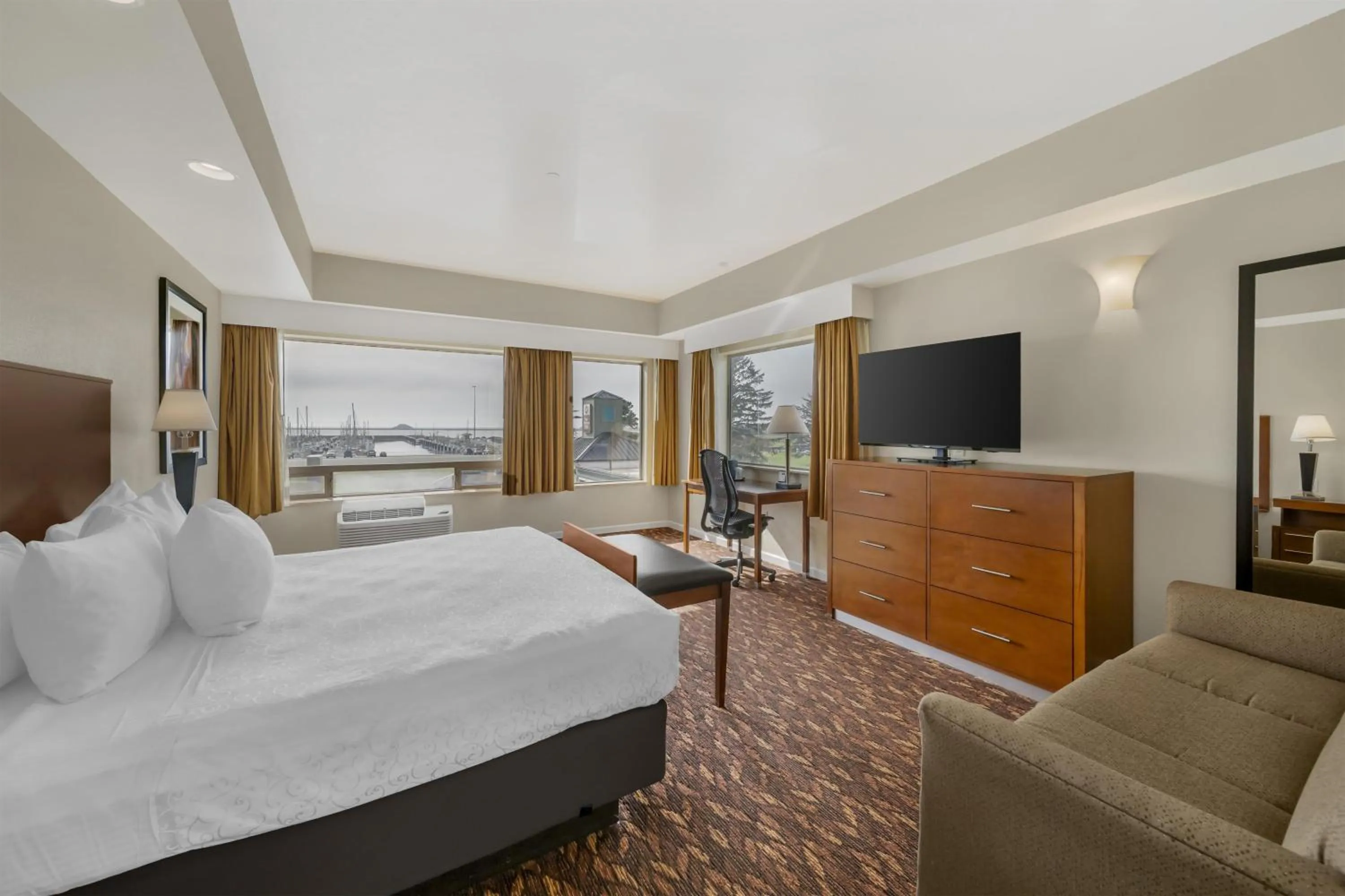 Bedroom, Bed in Best Western Plus Northwoods Inn