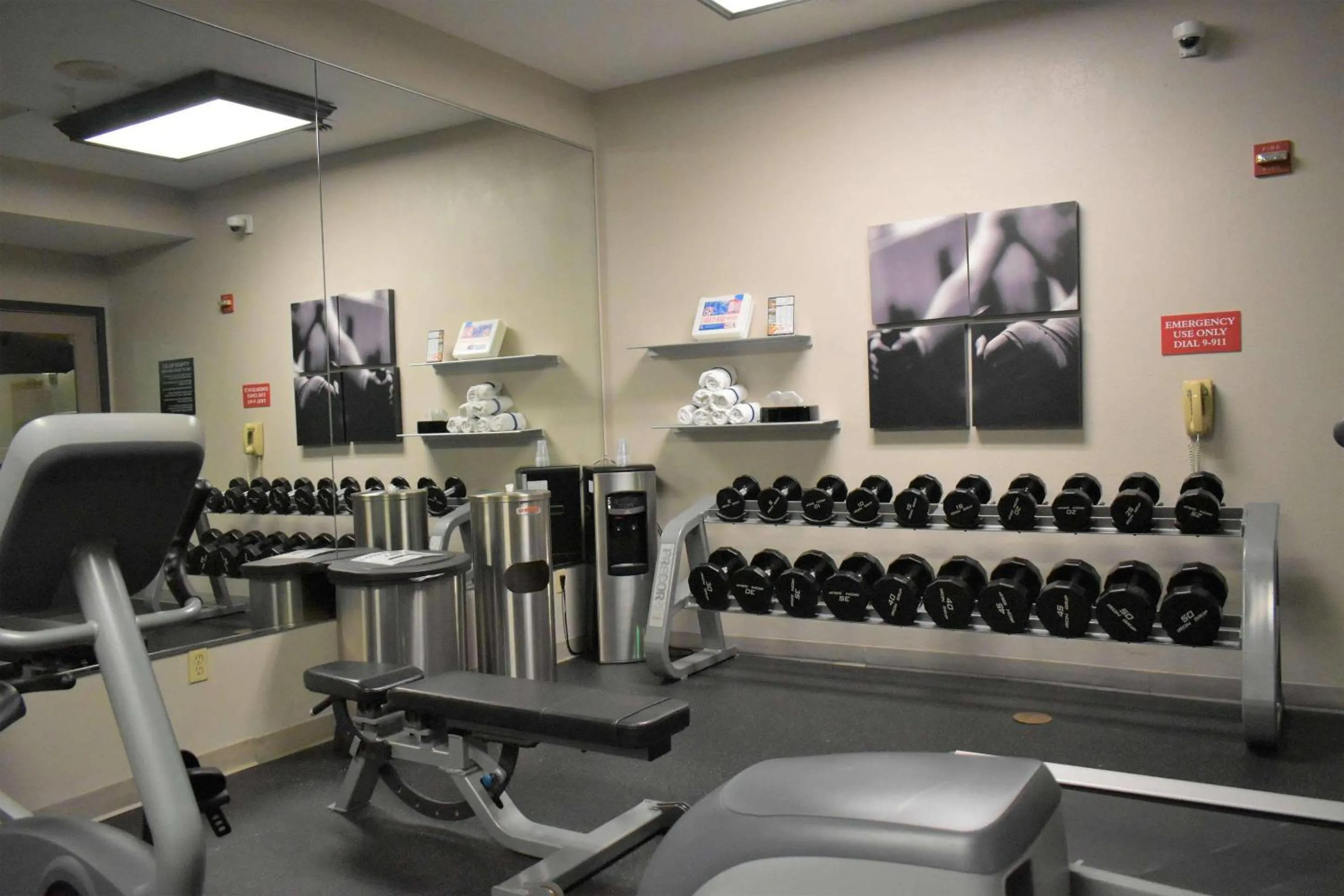Fitness centre/facilities in Country Inn & Suites by Radisson Kenosha - Pleasant Prairie