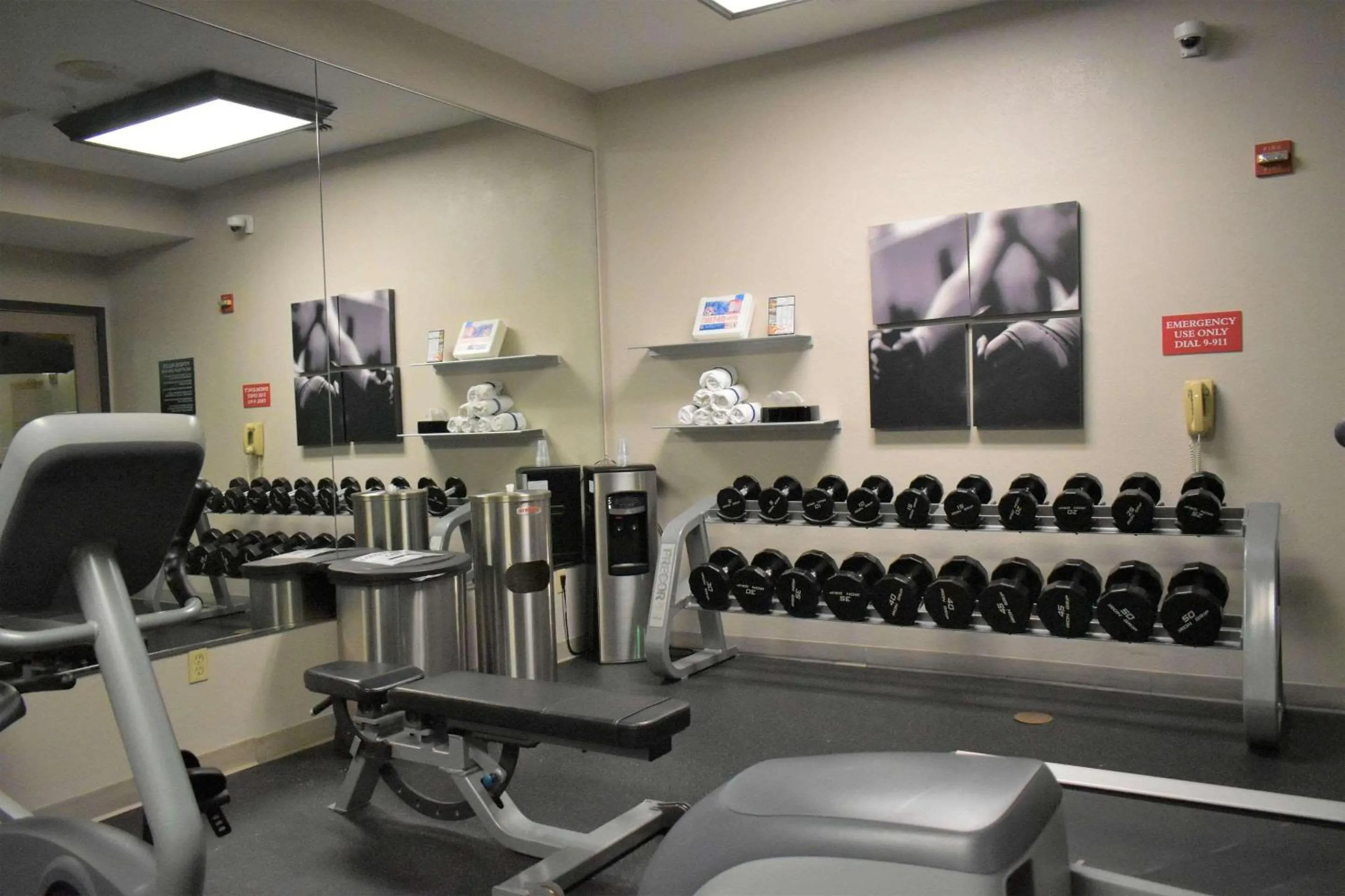 Fitness centre/facilities in Country Inn & Suites by Radisson Kenosha - Pleasant Prairie