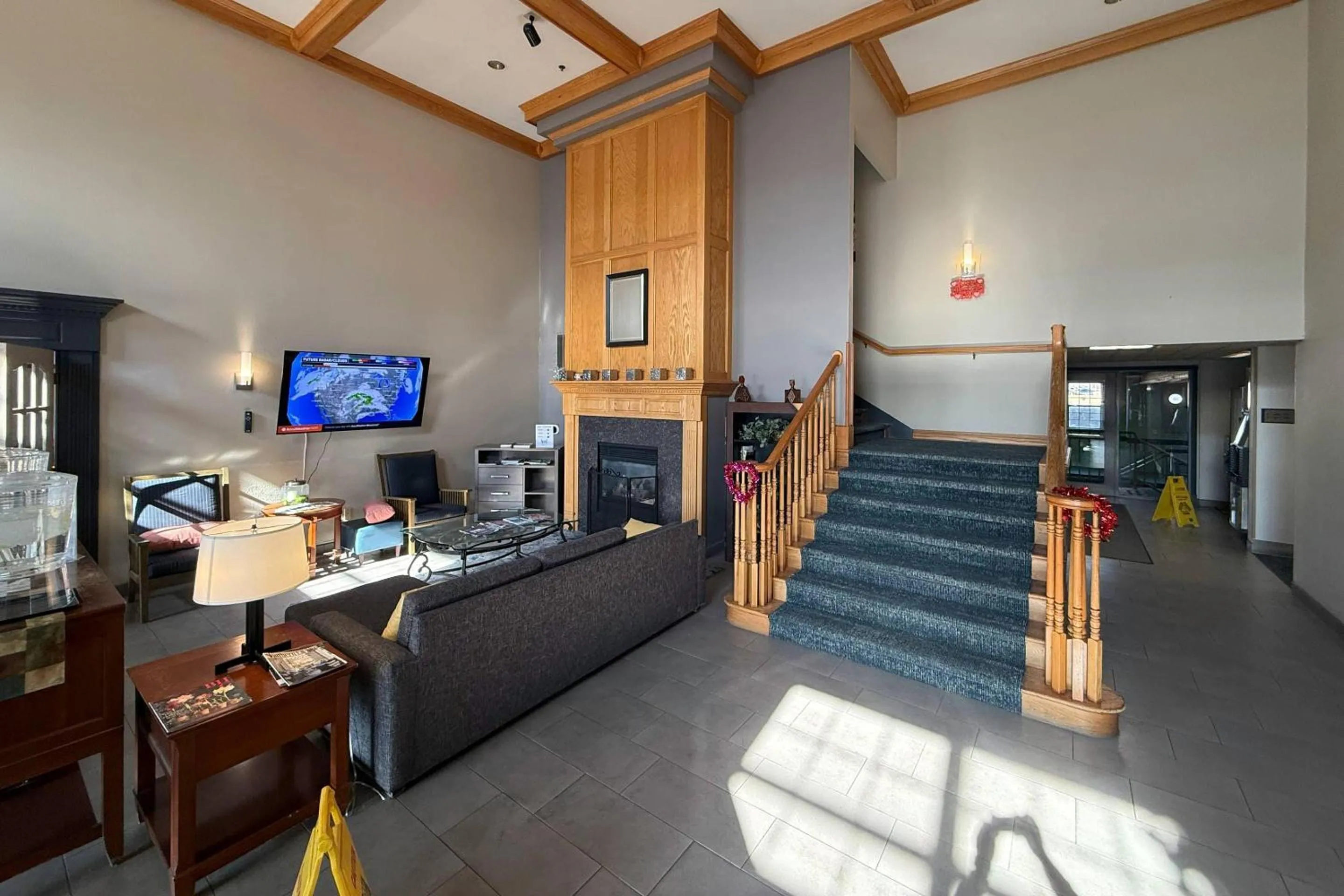 Lobby or reception in Country Inn & Suites by Radisson Kenosha - Pleasant Prairie