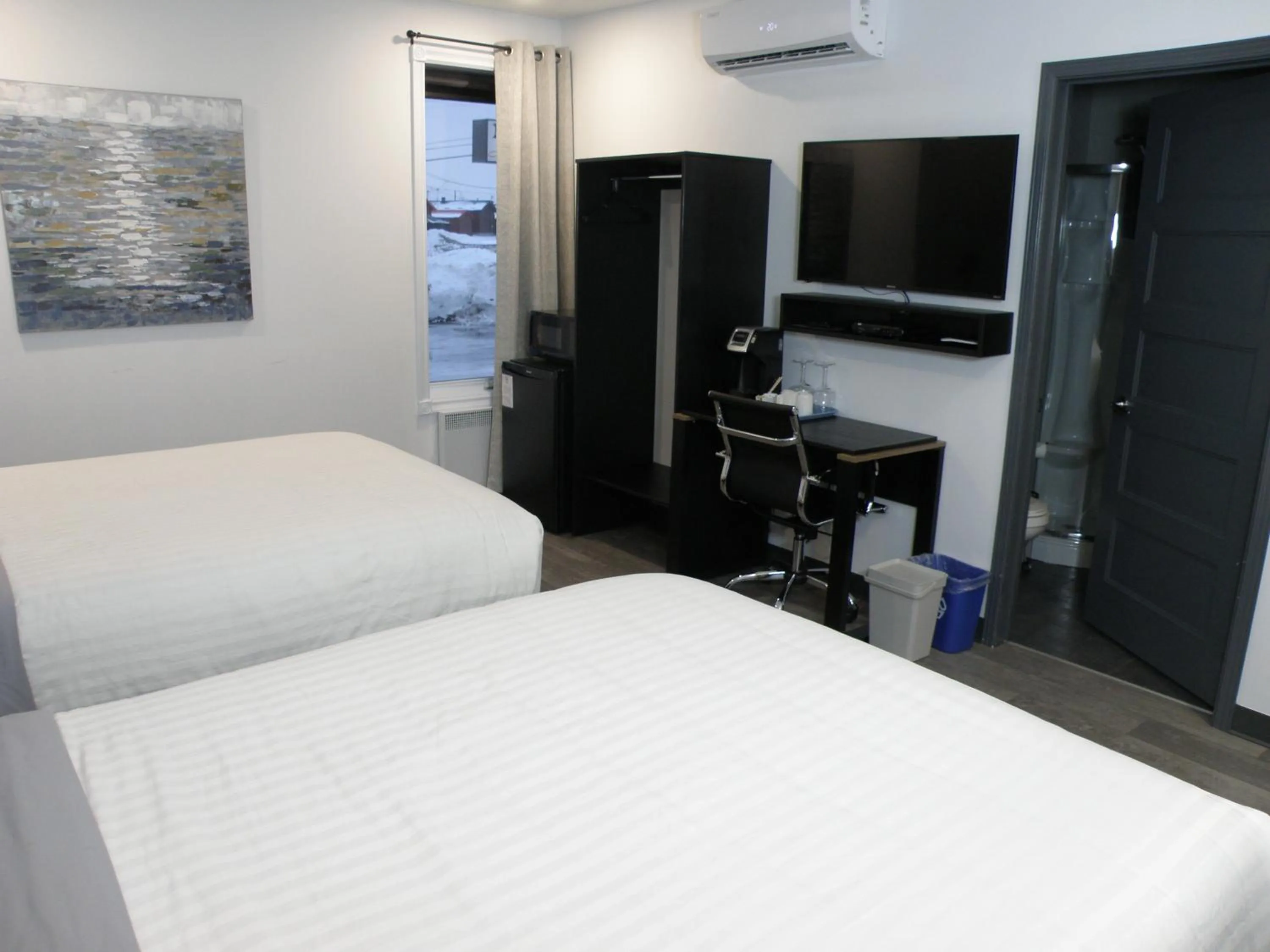 TV and multimedia, Bed in Motel Hotelia