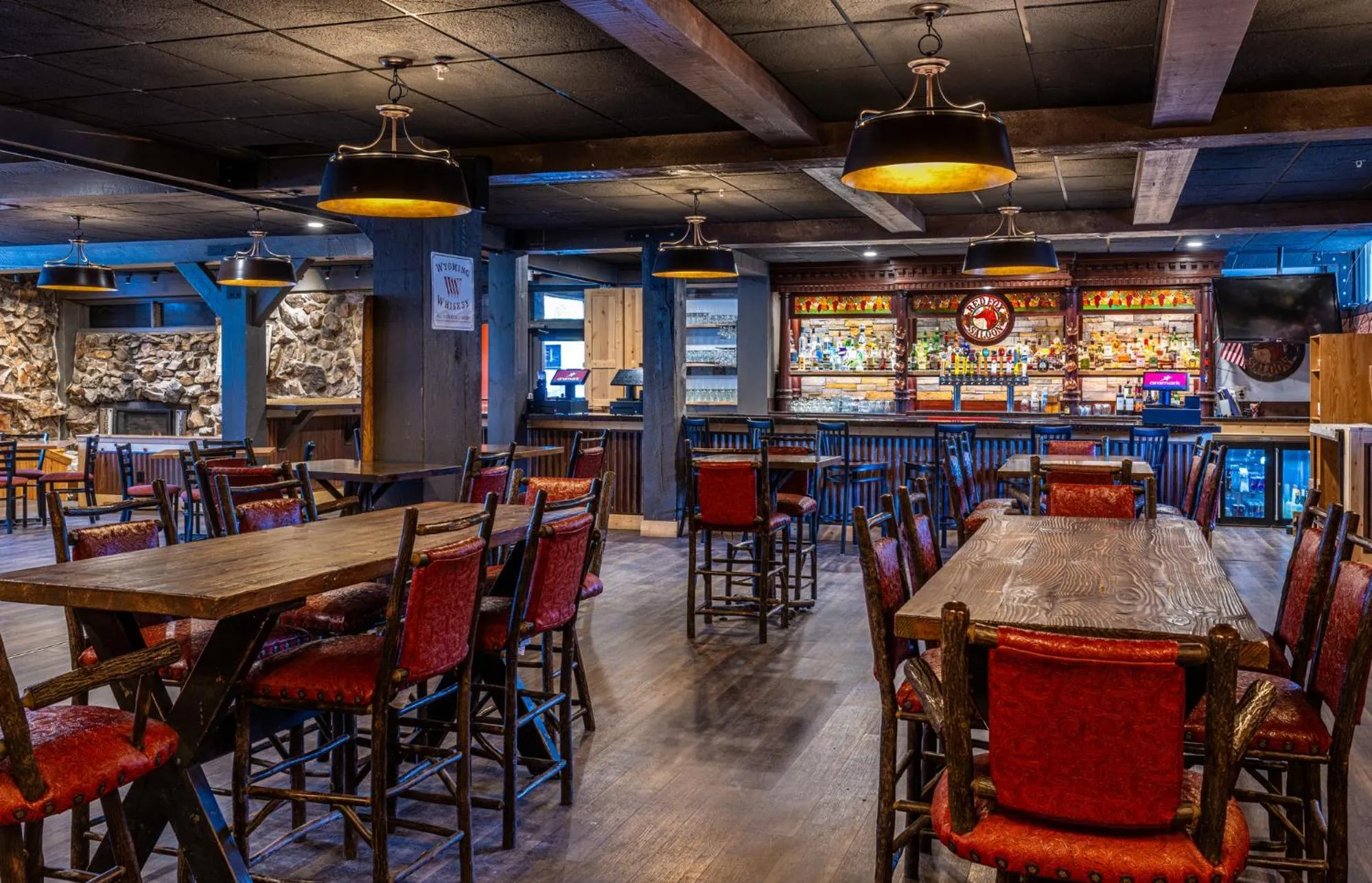 Lounge or bar in Togwotee Mountain Lodge