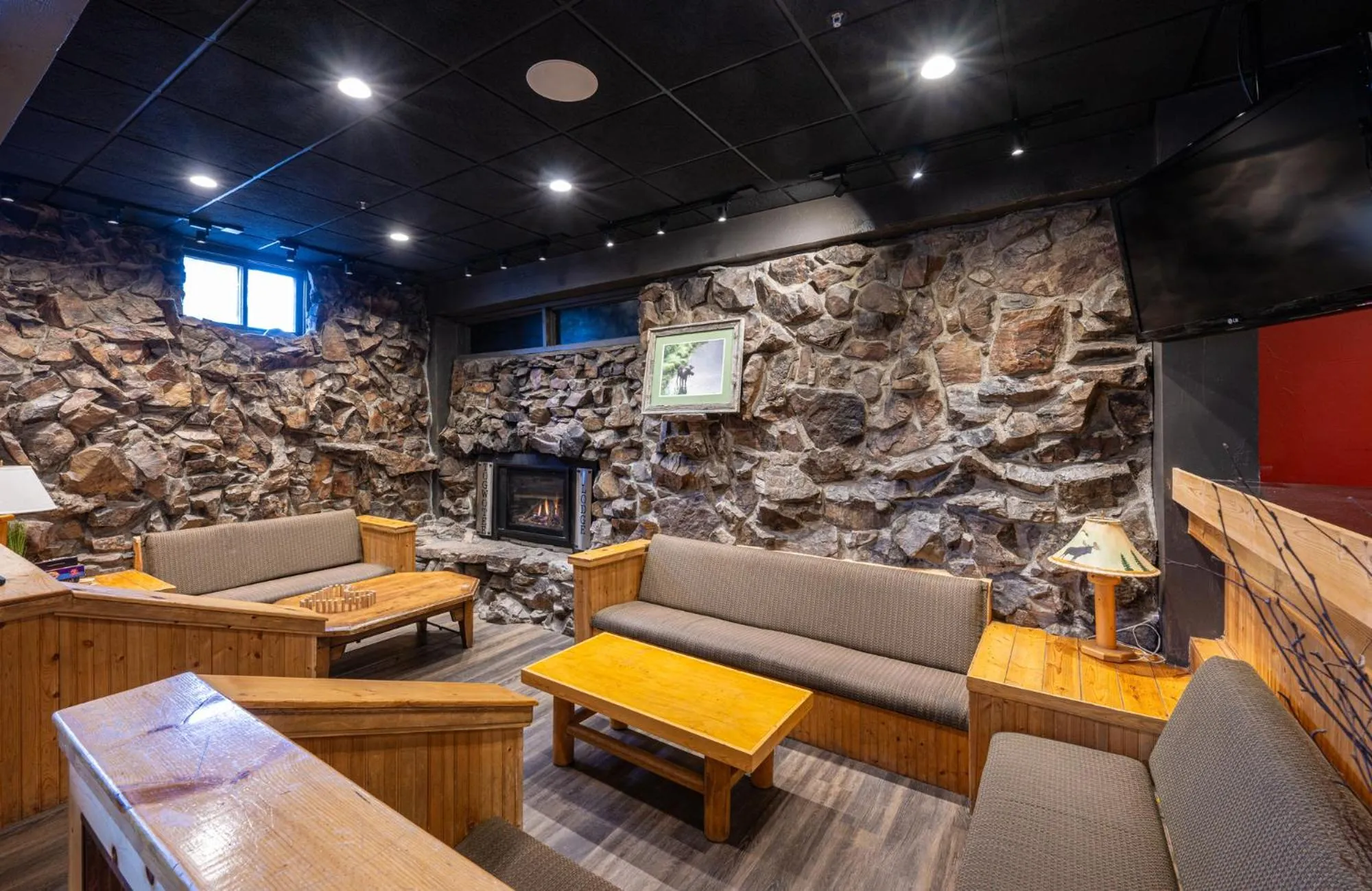 Seating area in Togwotee Mountain Lodge