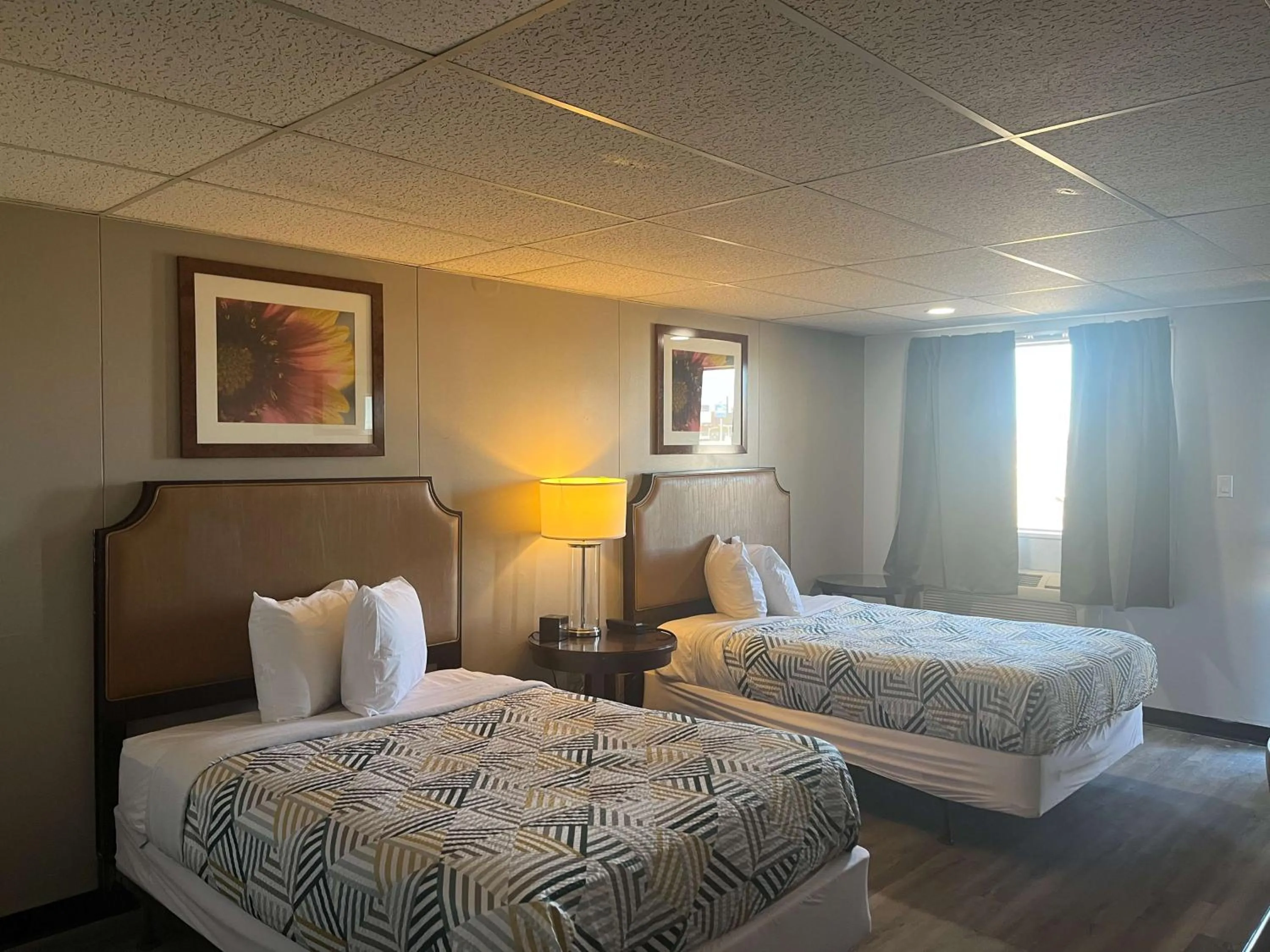 Photo of the whole room, Bed in Studio 6 Borger, TX Boom Town