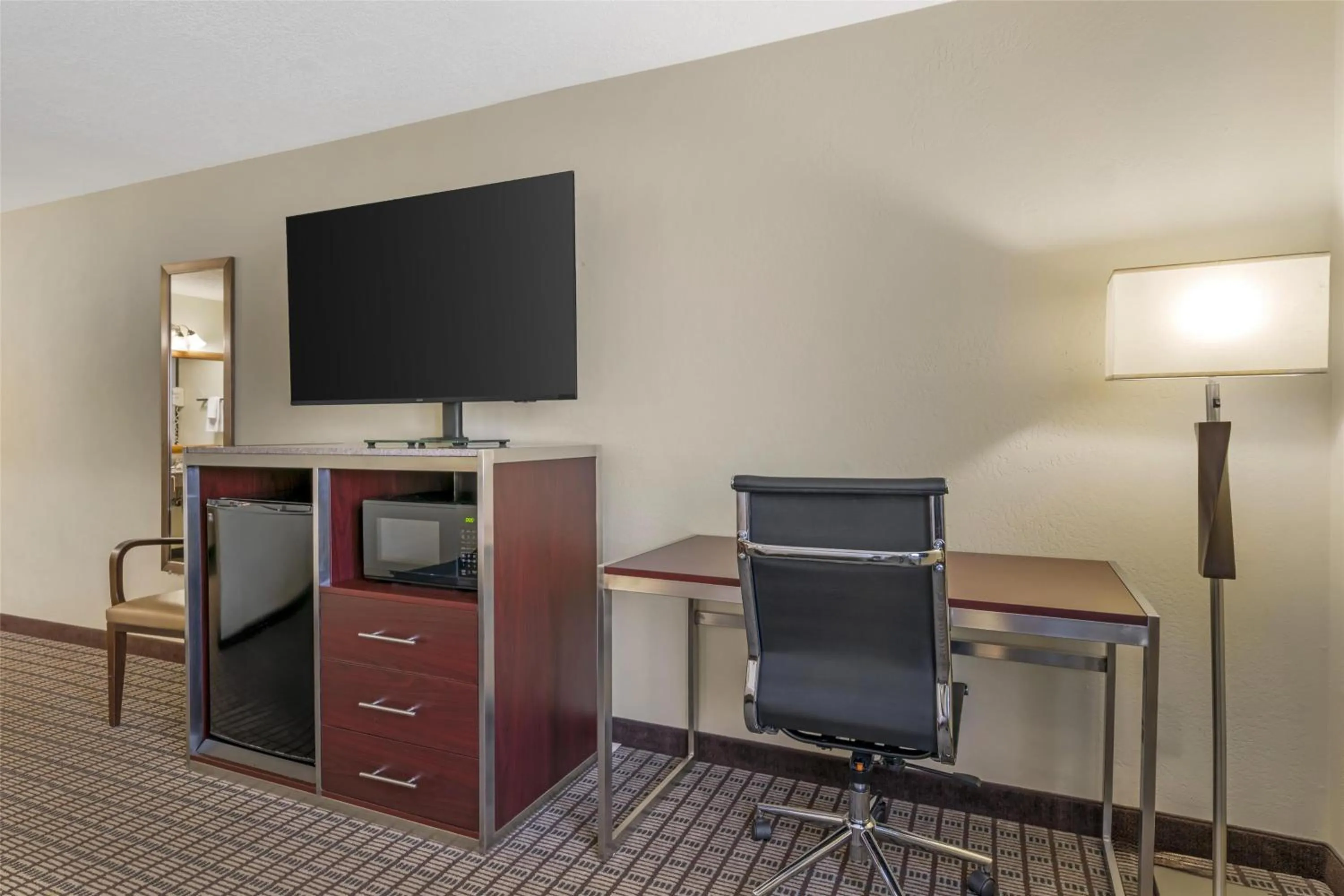 Bedroom in Best Western Maritime Inn