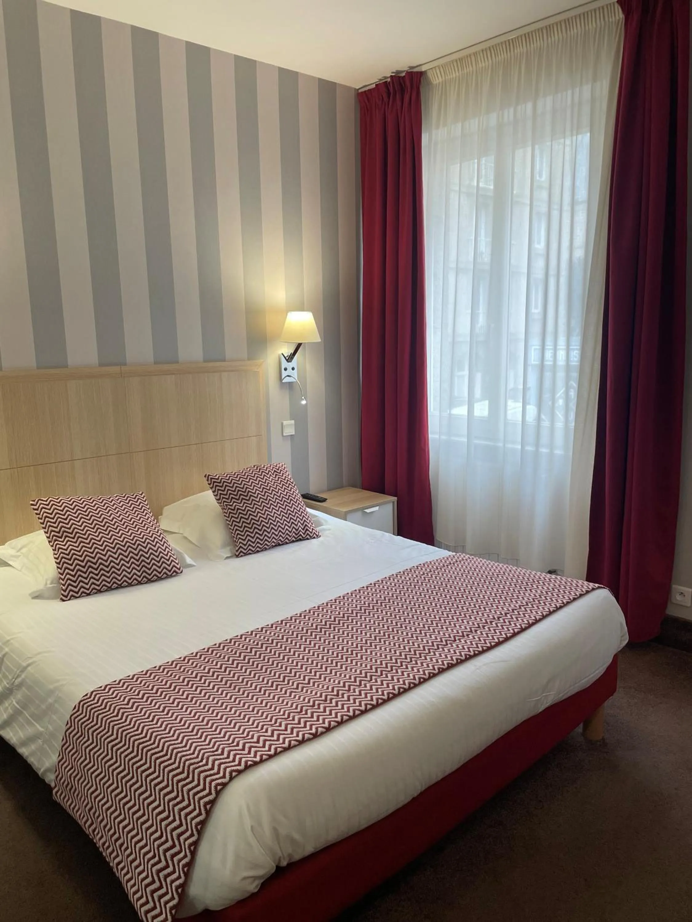 Photo of the whole room, Bed in Hotel Ajoncs d'Or