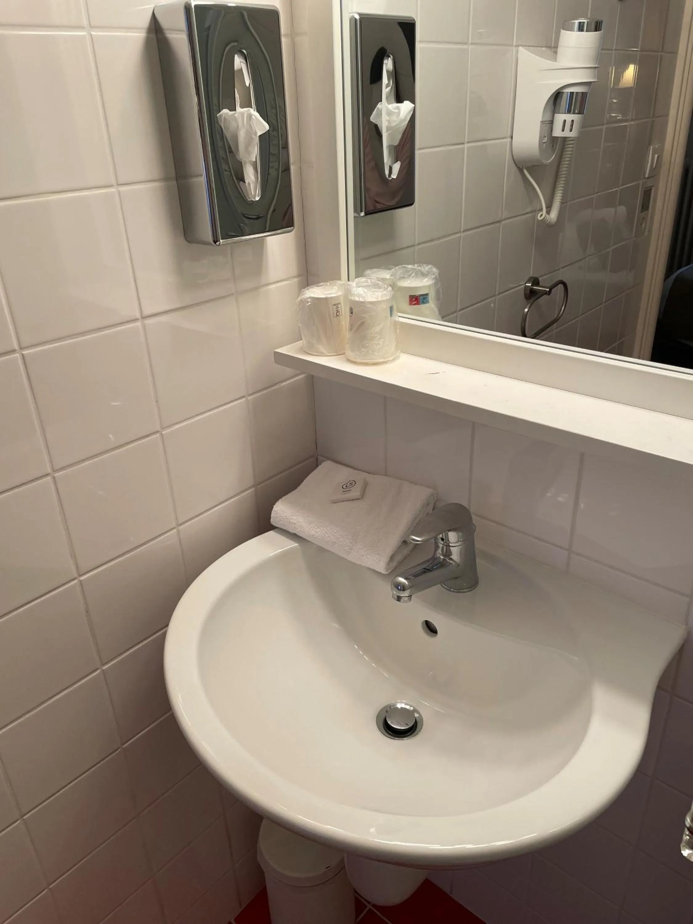 Bathroom in Hotel Ajoncs d'Or