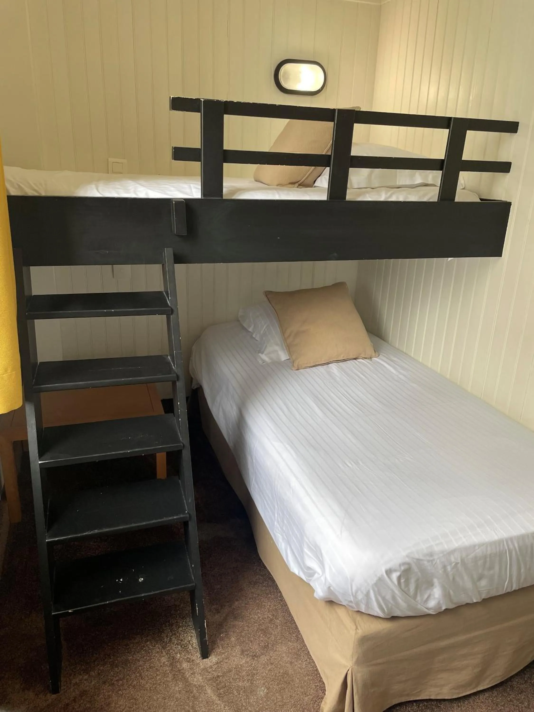 children, Bed in Hotel Ajoncs d'Or