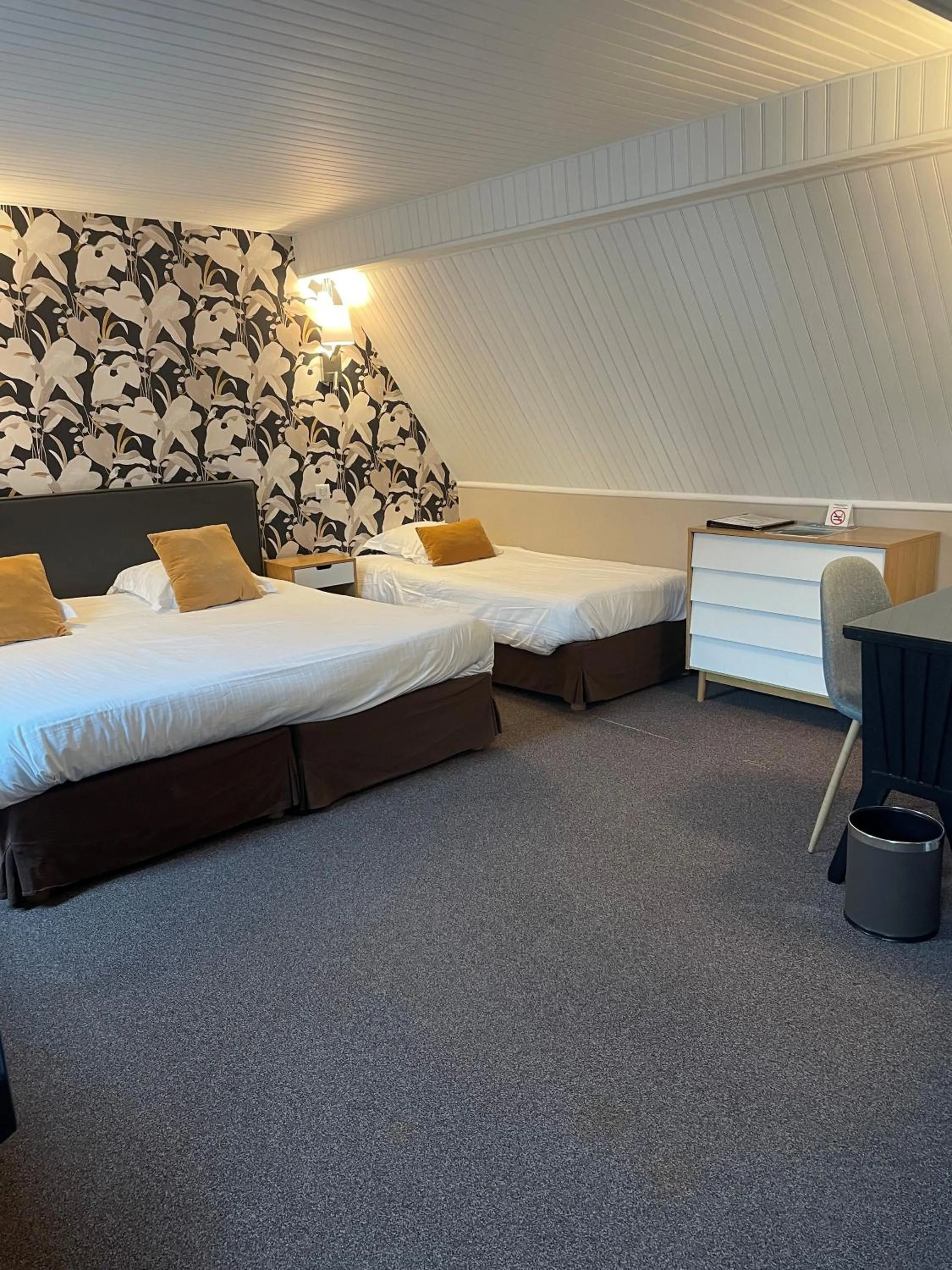 Bedroom, Bed in Hotel Ajoncs d'Or