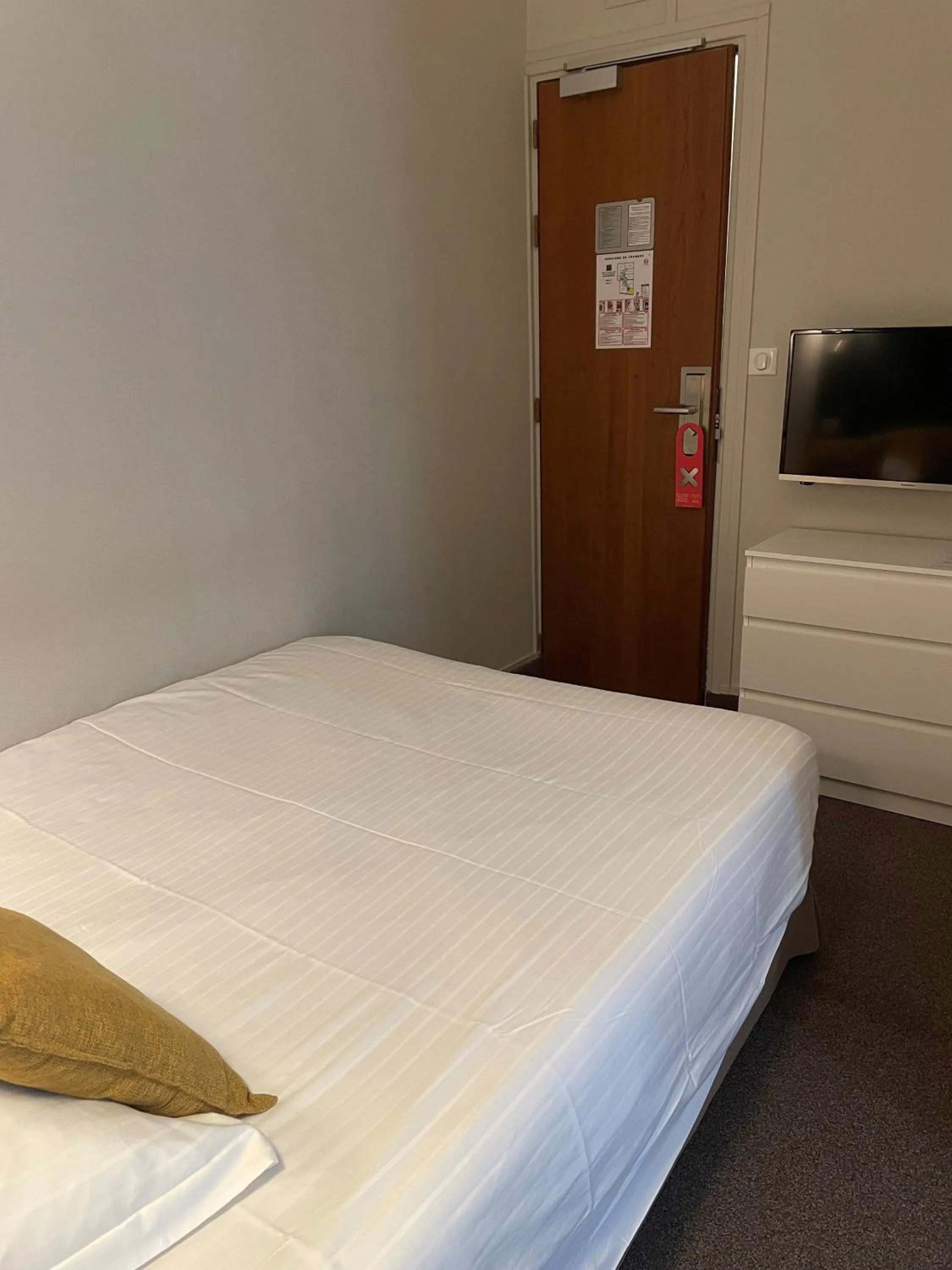 Bed in Hotel Ajoncs d'Or