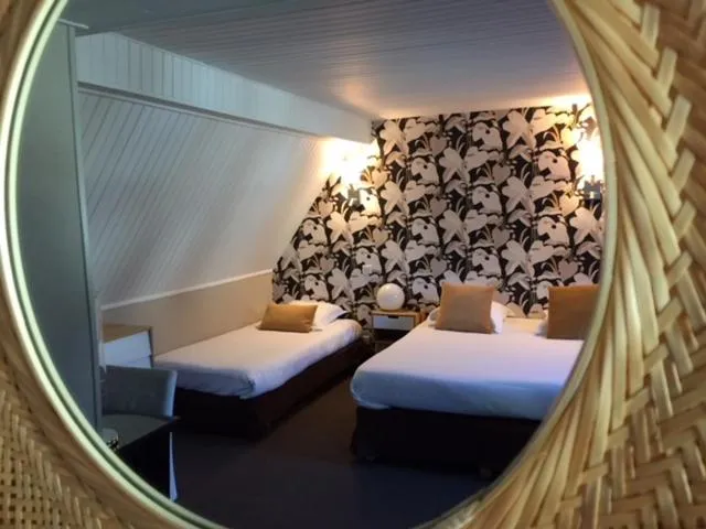 Bed in Hotel Ajoncs d'Or