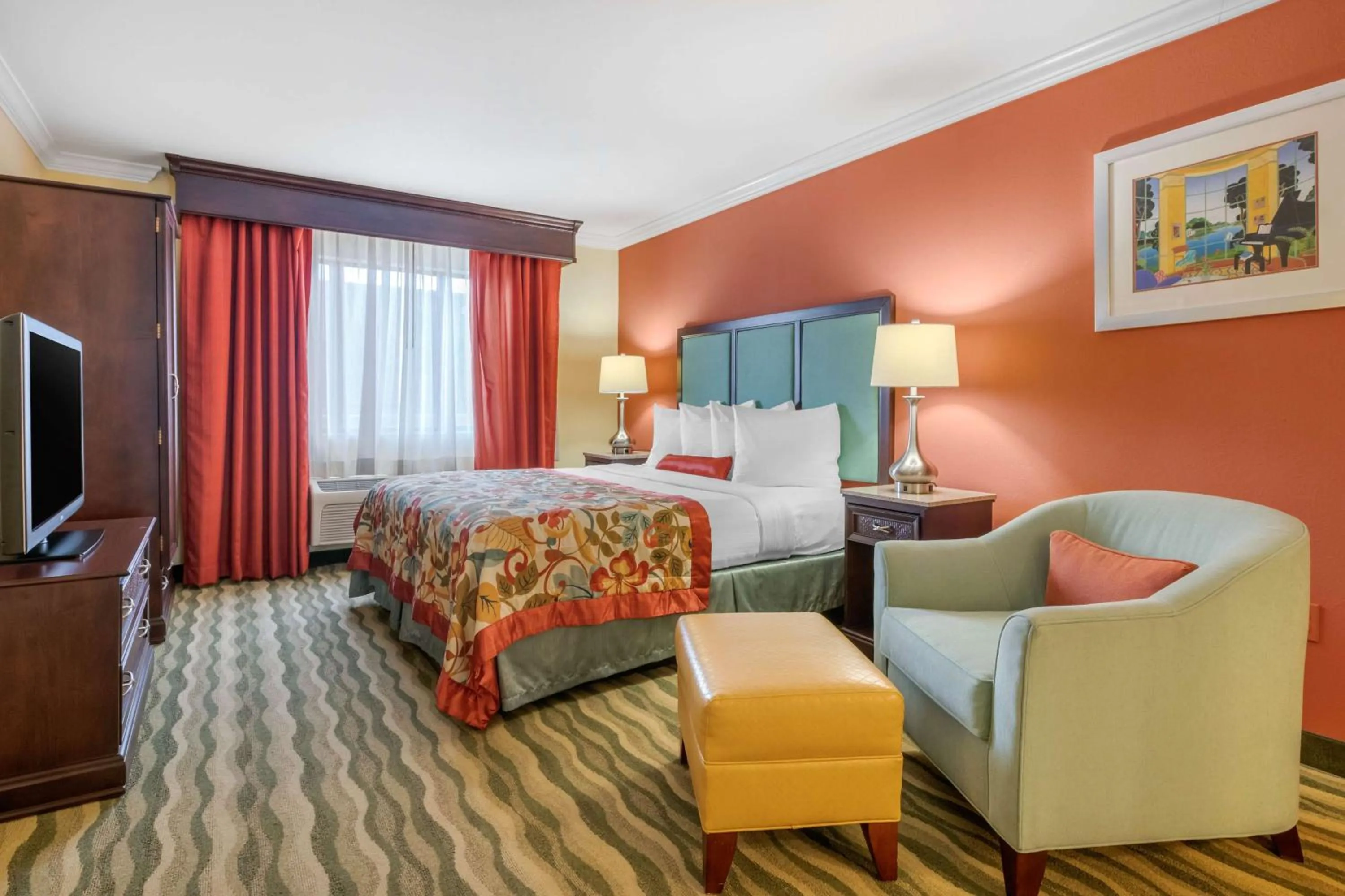 Photo of the whole room, Bed in Best Western Plus Palm Beach Gardens Hotel & Suites and Conference Ct
