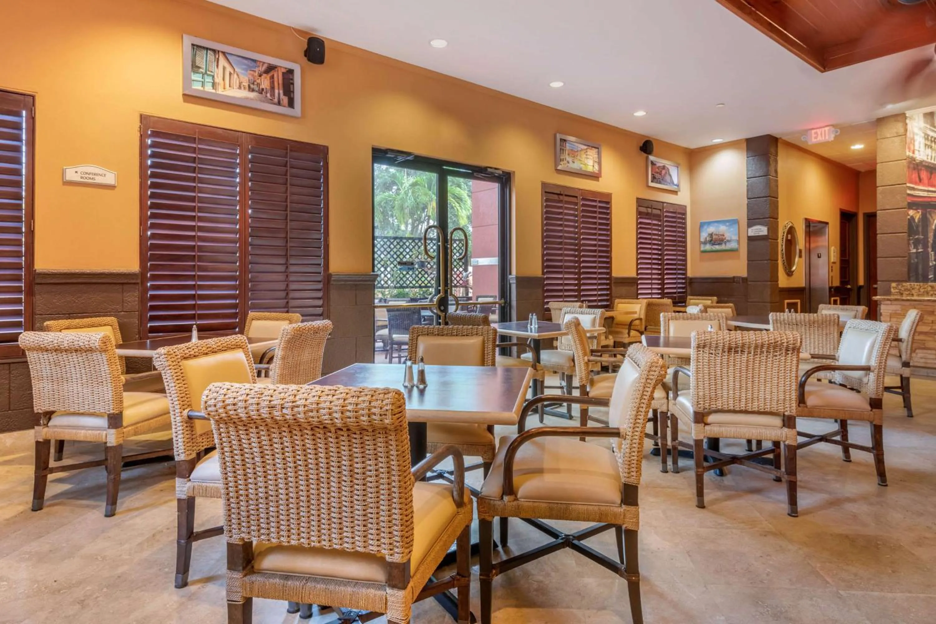 Restaurant/places to eat in Best Western Plus Palm Beach Gardens Hotel & Suites and Conference Ct