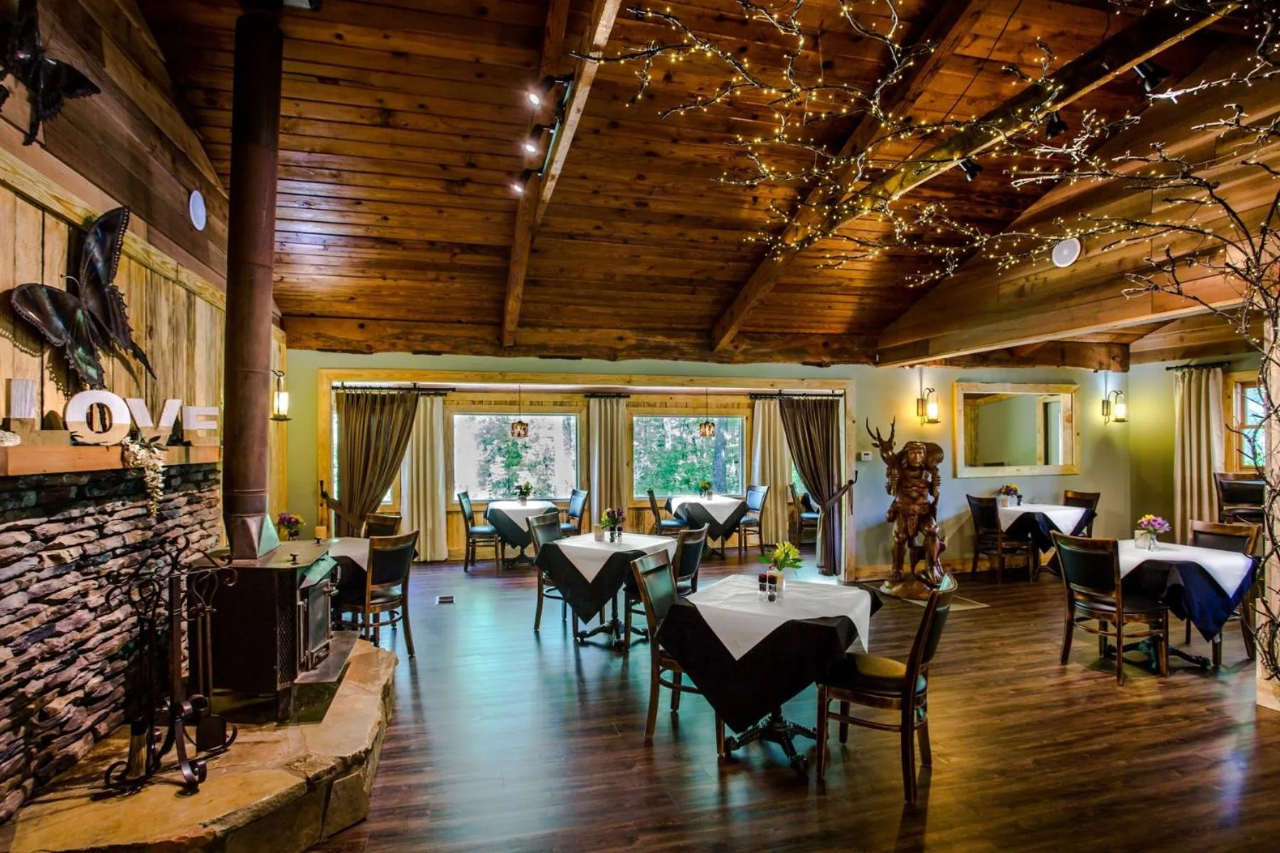 Restaurant/places to eat in Forrest Hills Mountain Resort